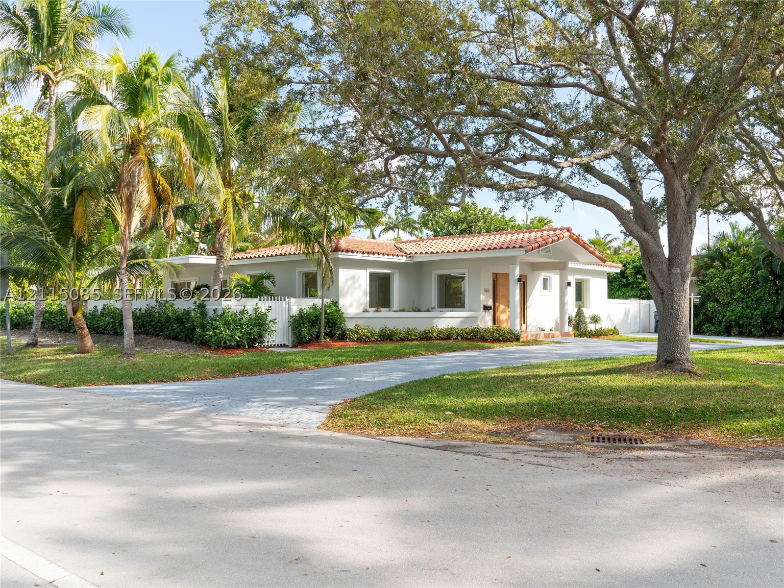 663 Woodcrest Rd