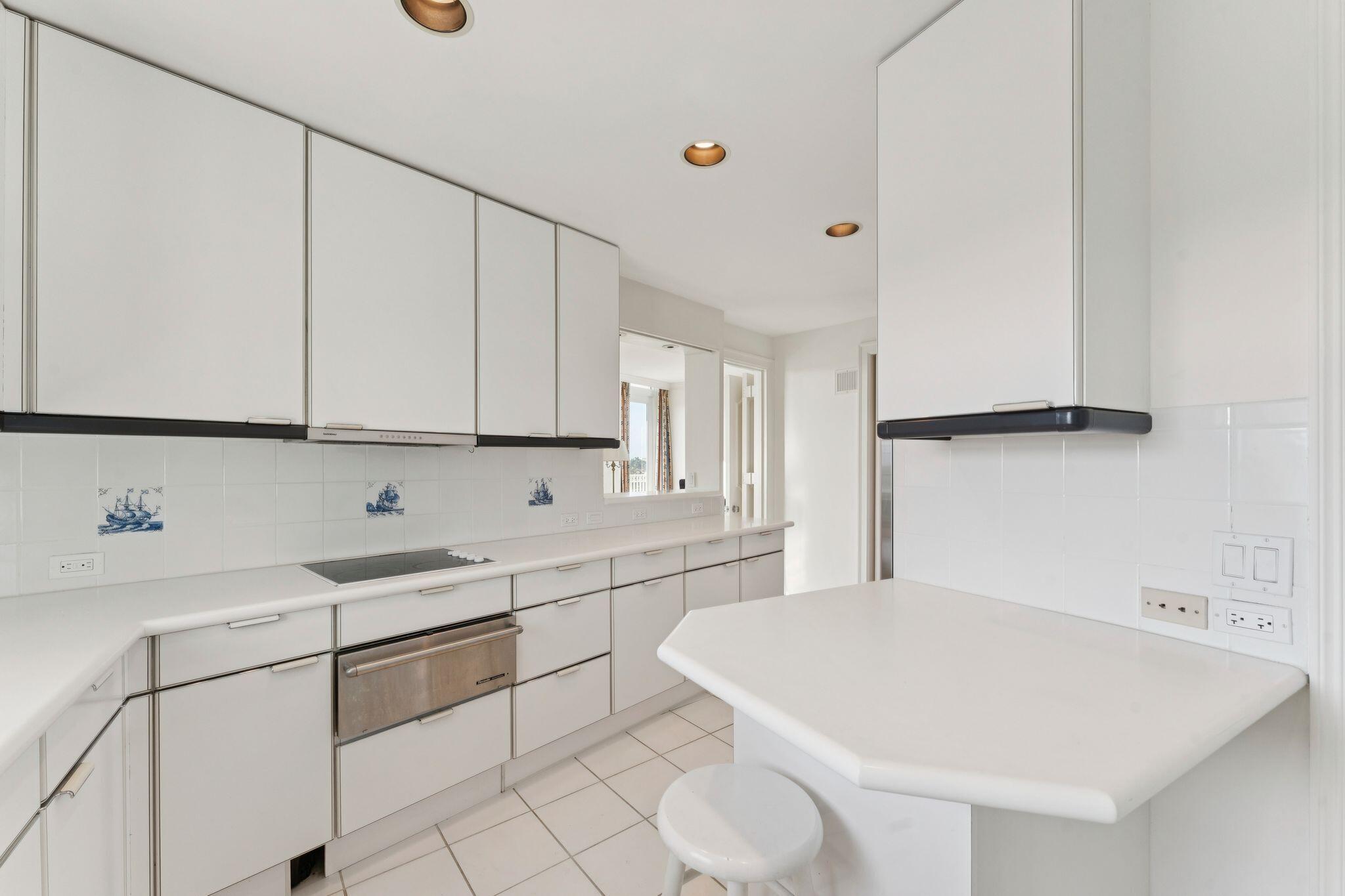 100 Royal Palm #G5 Palm Beach, FL 33480