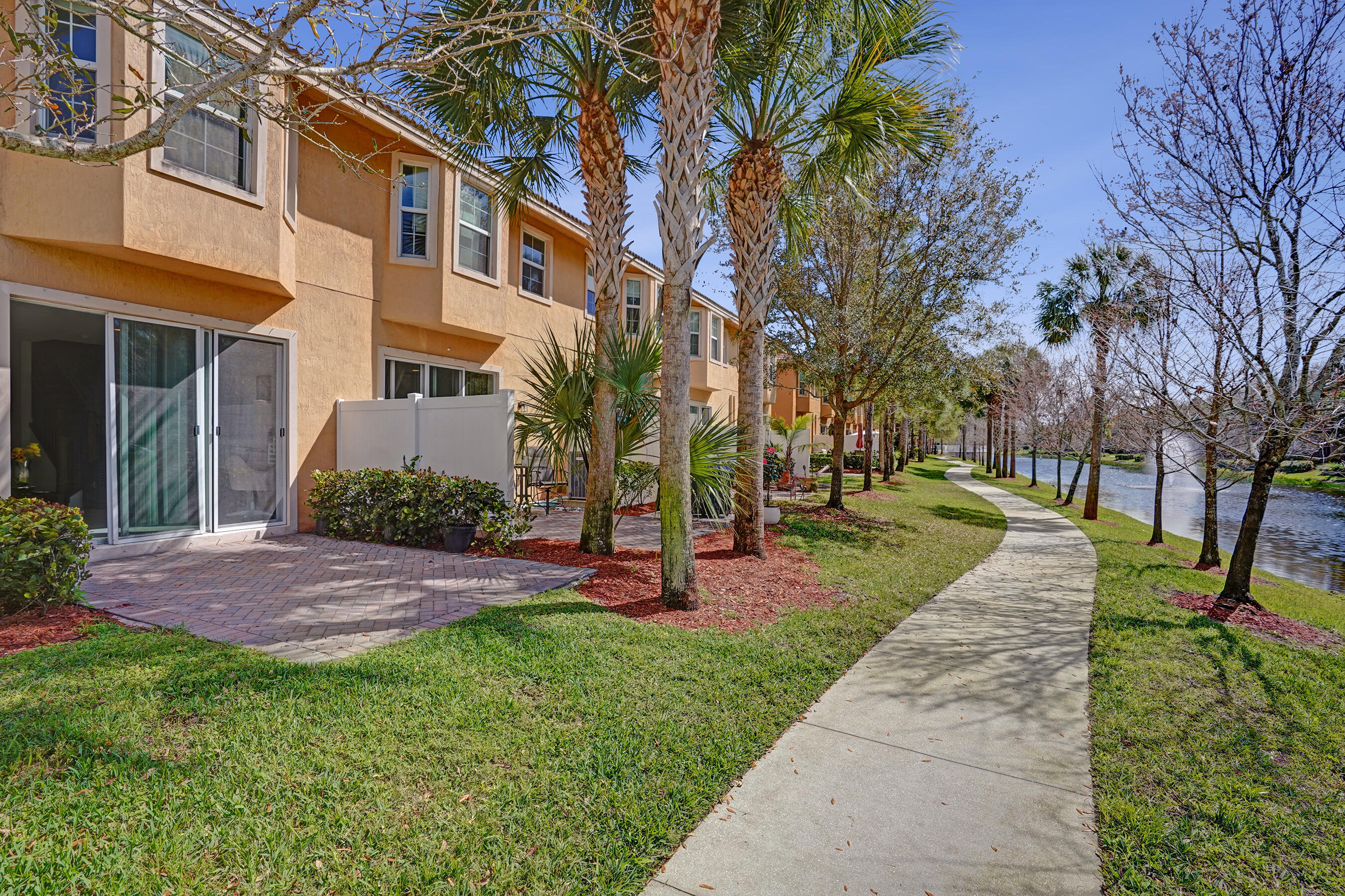 5889 Monterra Clb Lake Worth, FL 33463