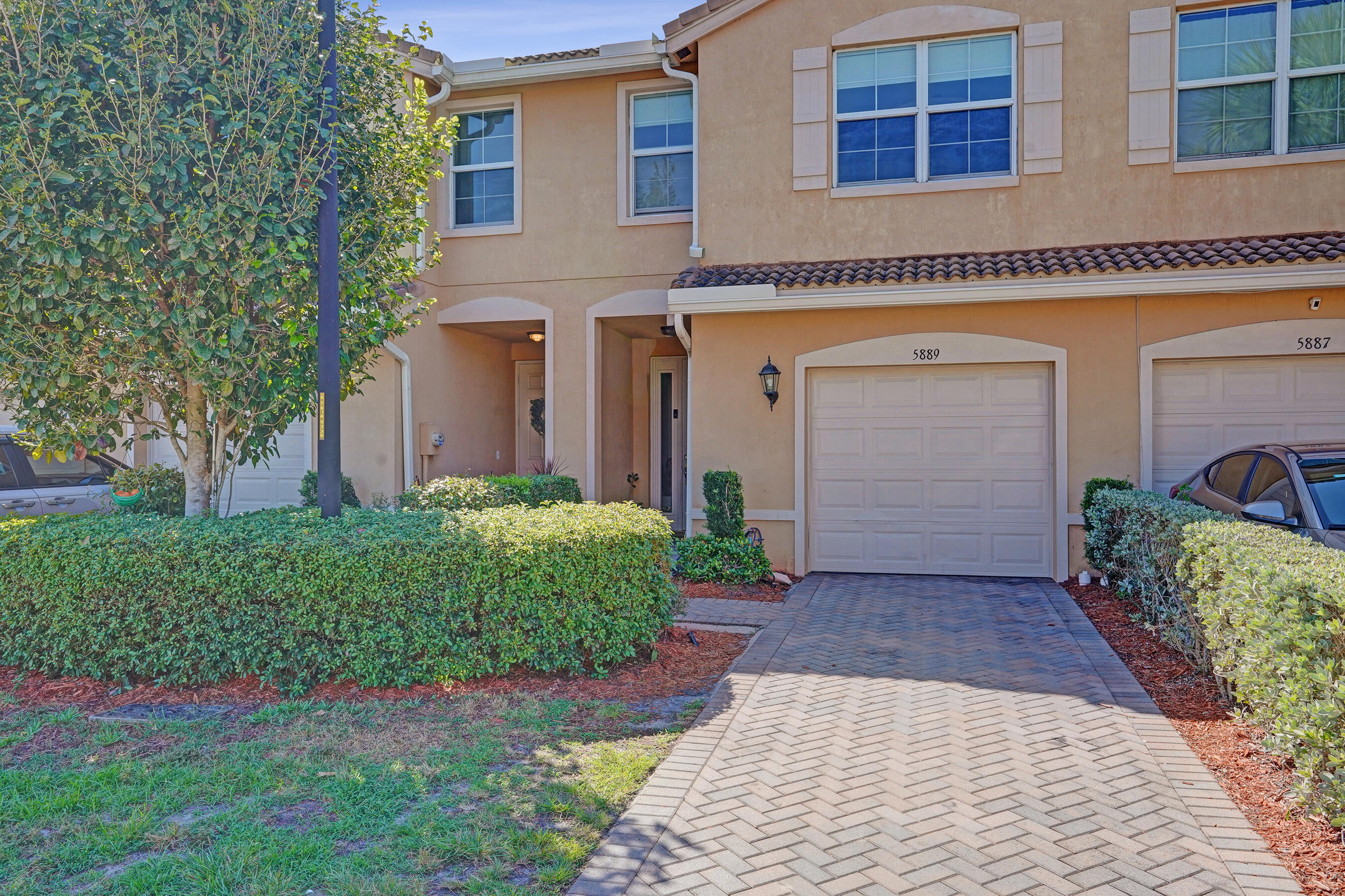 5889 Monterra Clb Lake Worth, FL 33463