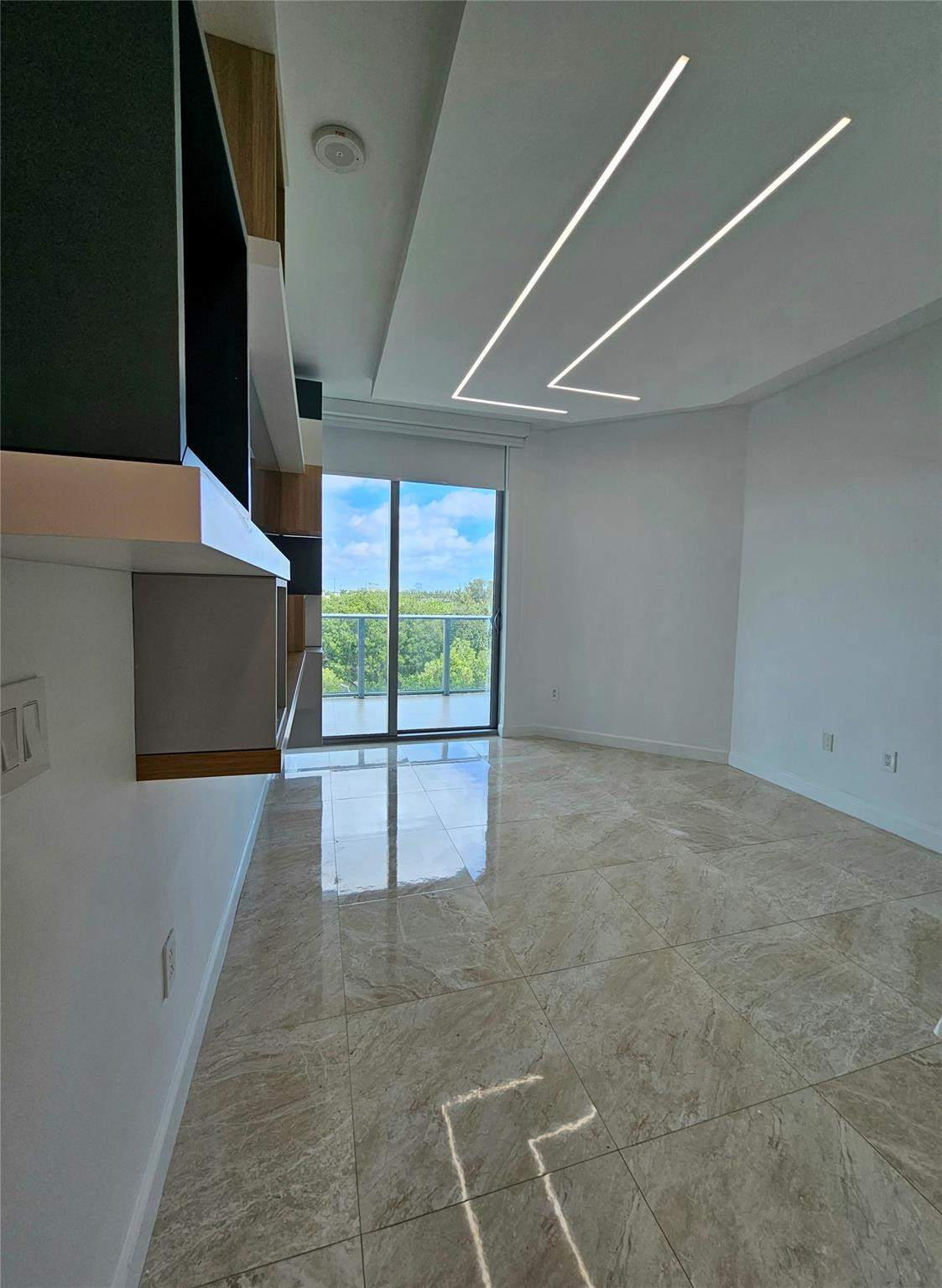 image Marina Palms Residences North Condo10