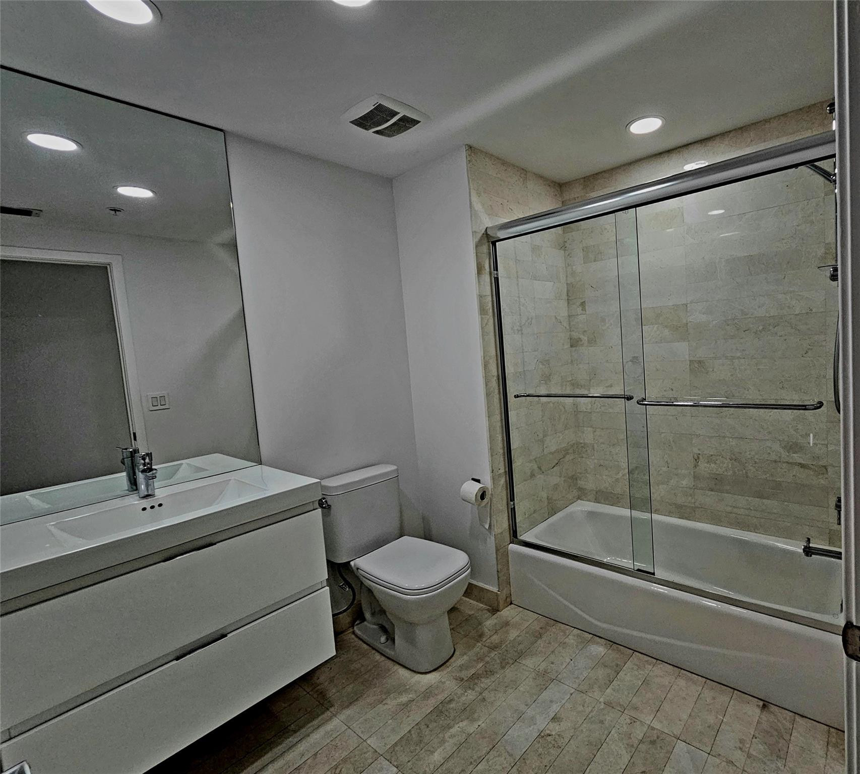 image Marina Palms Residences North Condo15