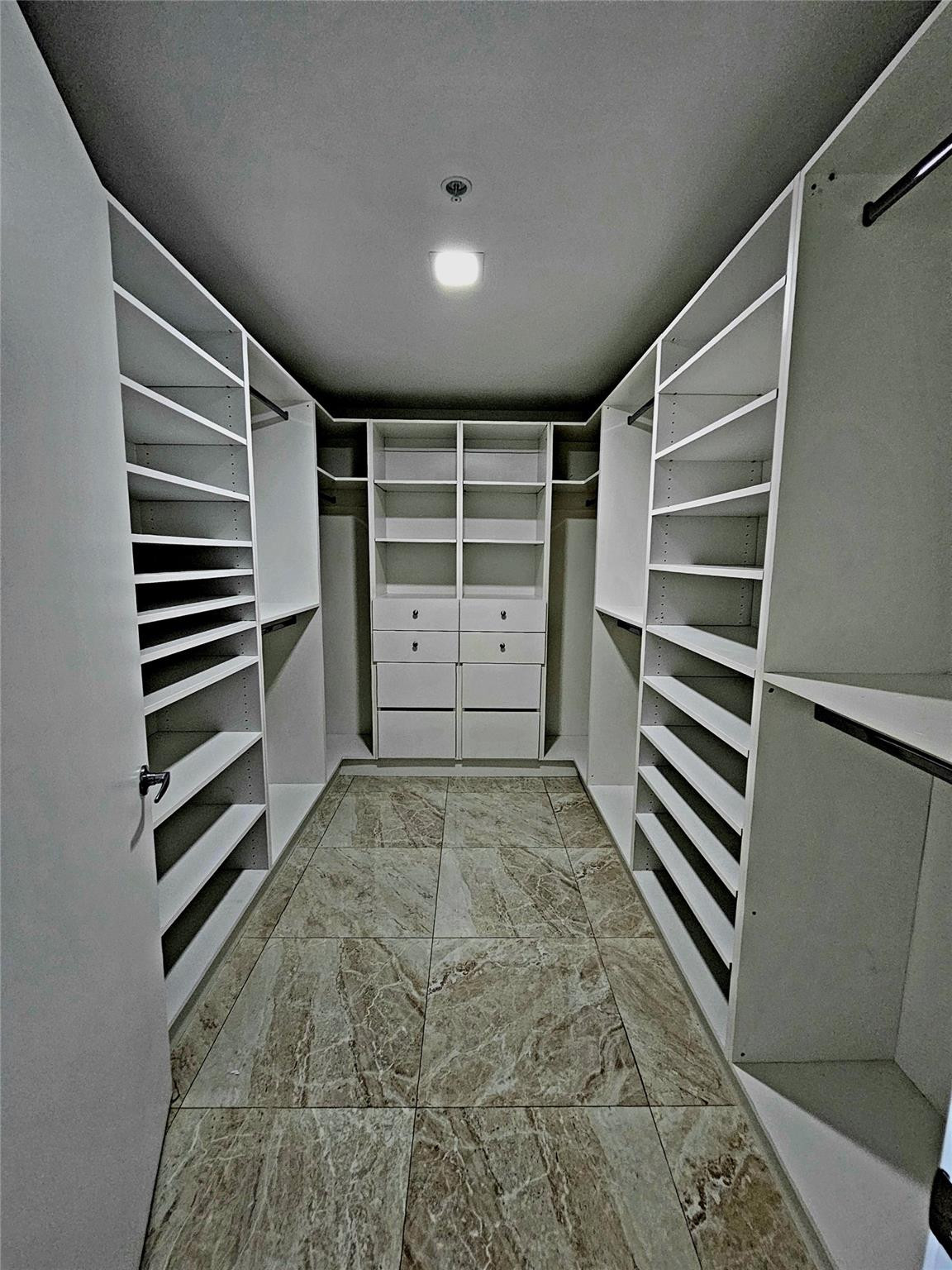 image Marina Palms Residences North Condo19