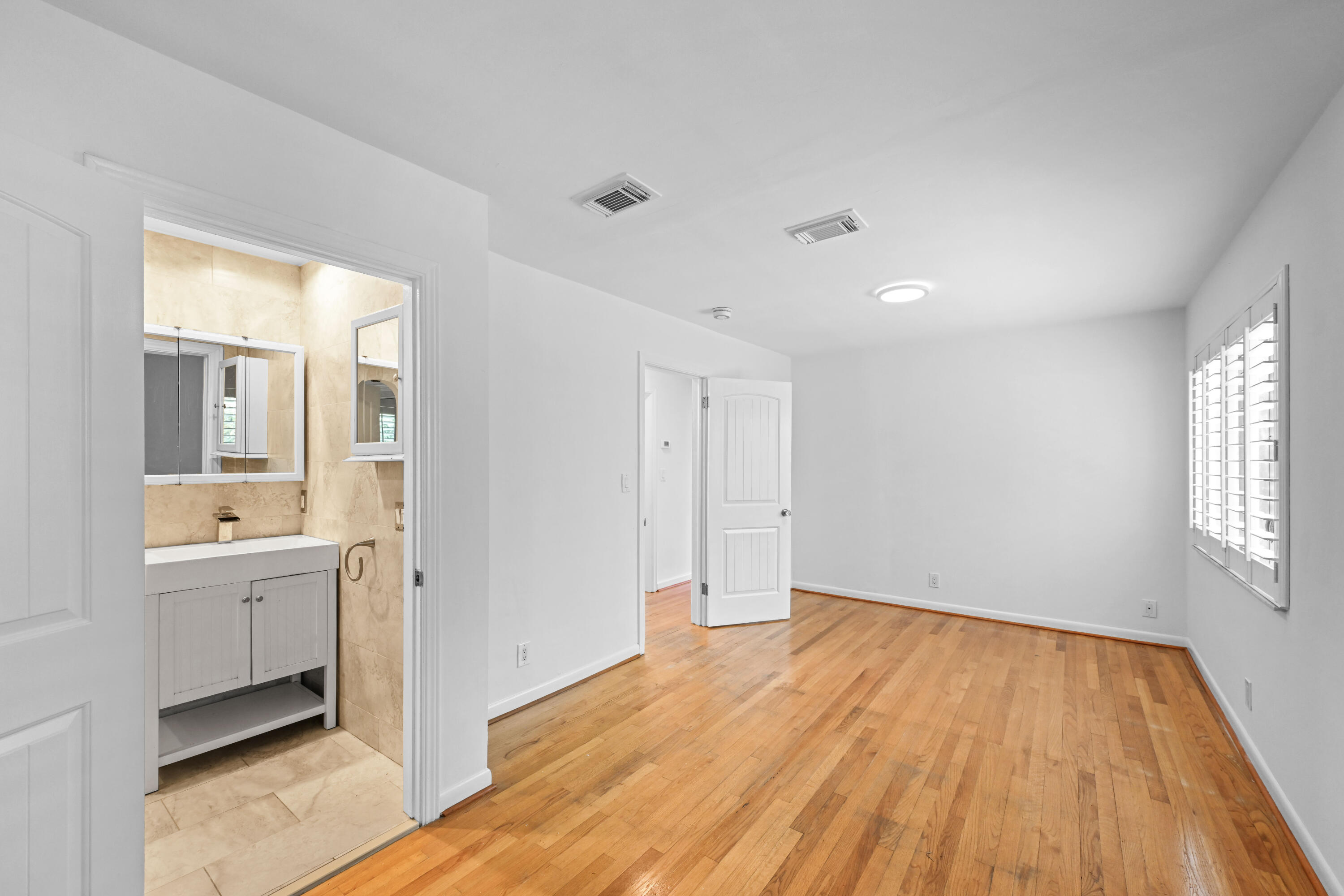 1915 Lake West Palm Beach, FL 33401