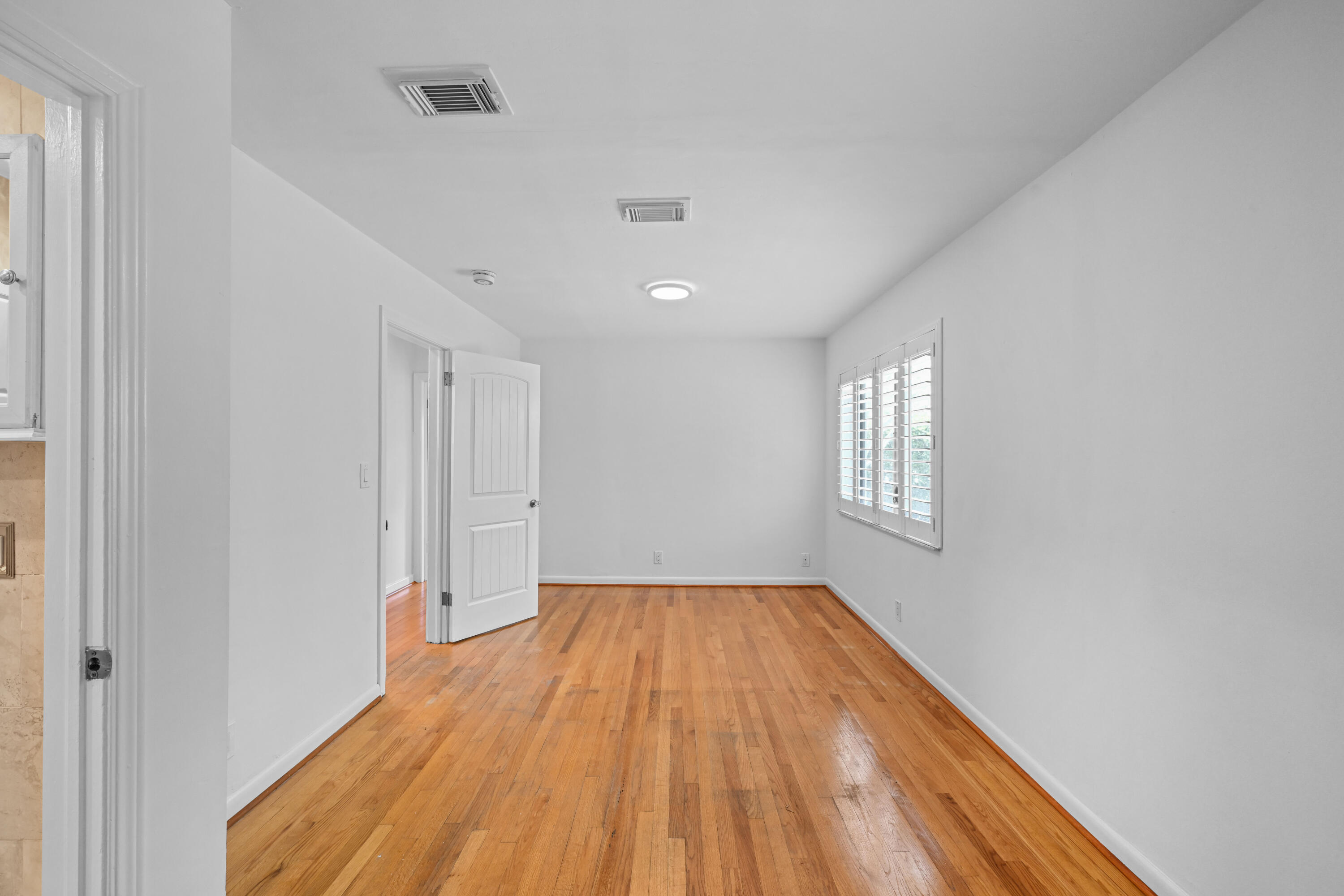 1915 Lake West Palm Beach, FL 33401