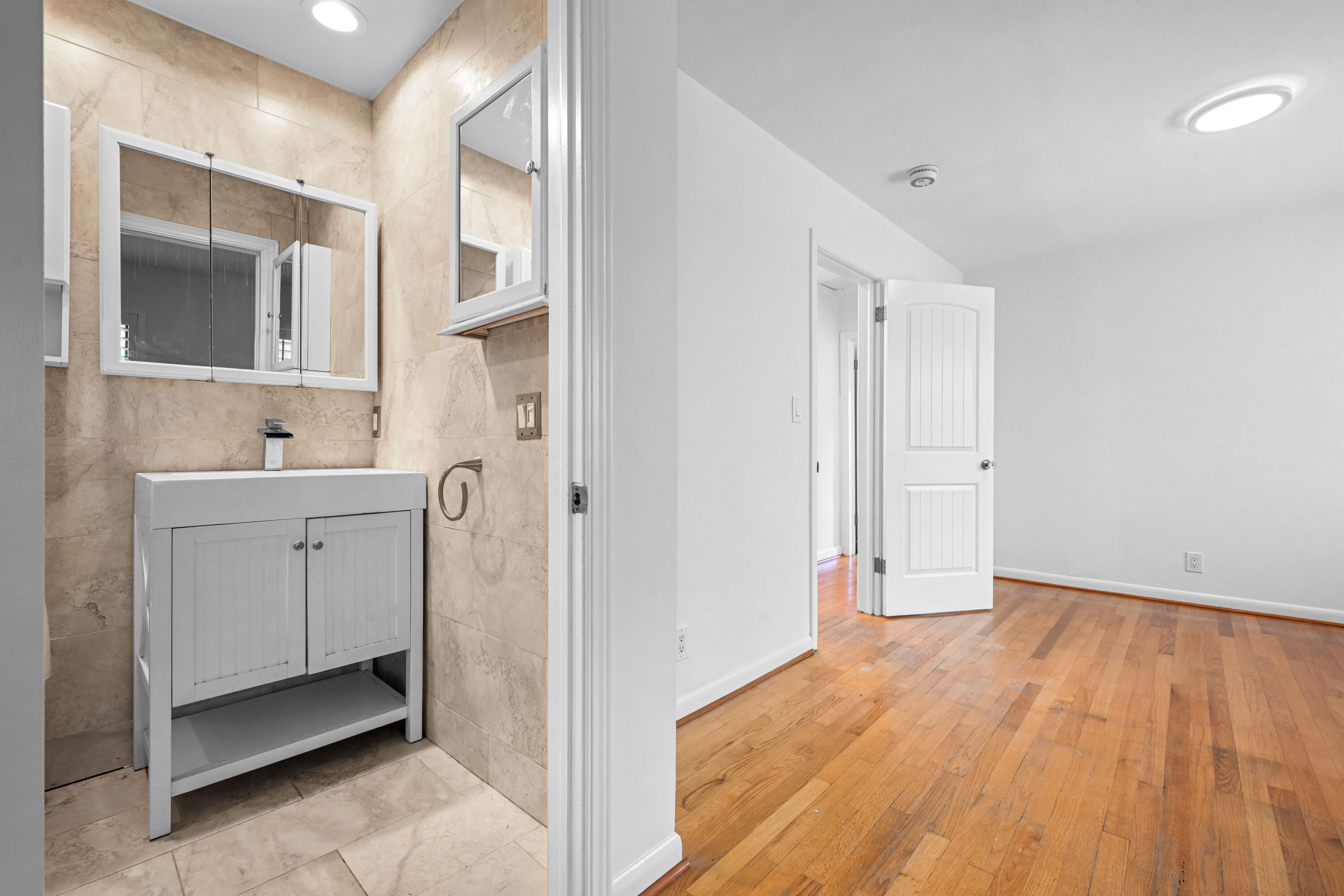 1915 Lake West Palm Beach, FL 33401