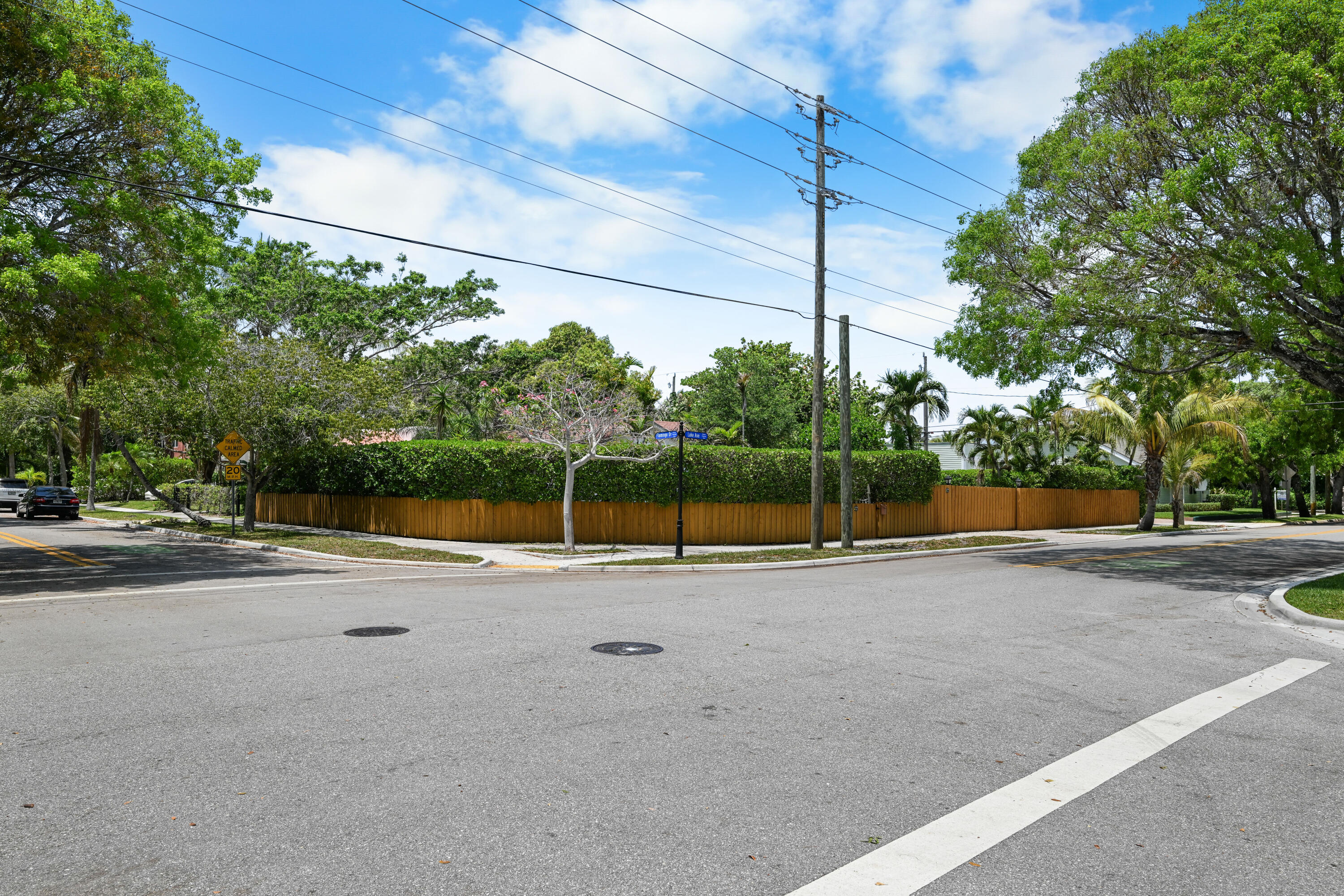 1915 Lake West Palm Beach, FL 33401