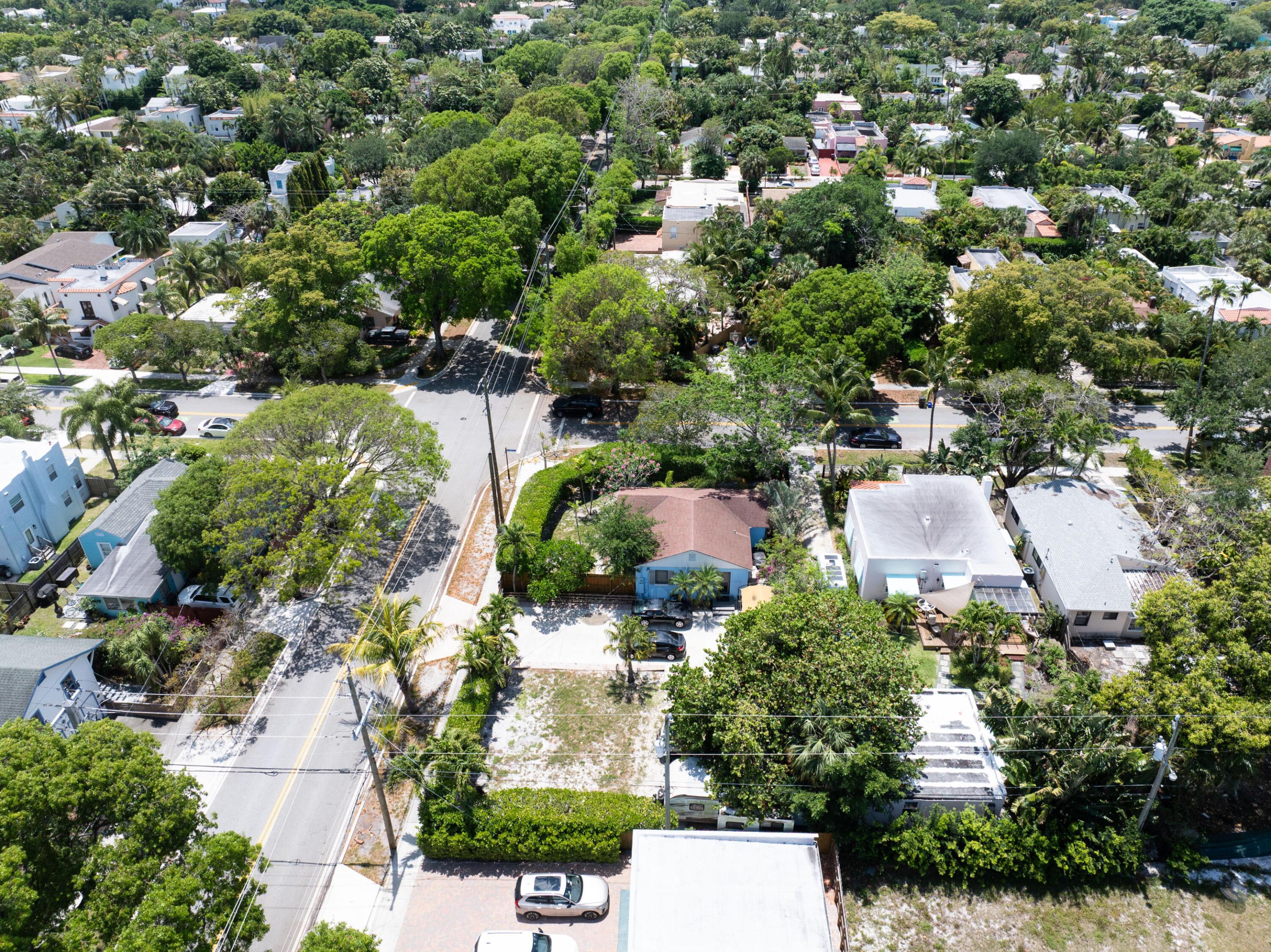 1915 Lake West Palm Beach, FL 33401