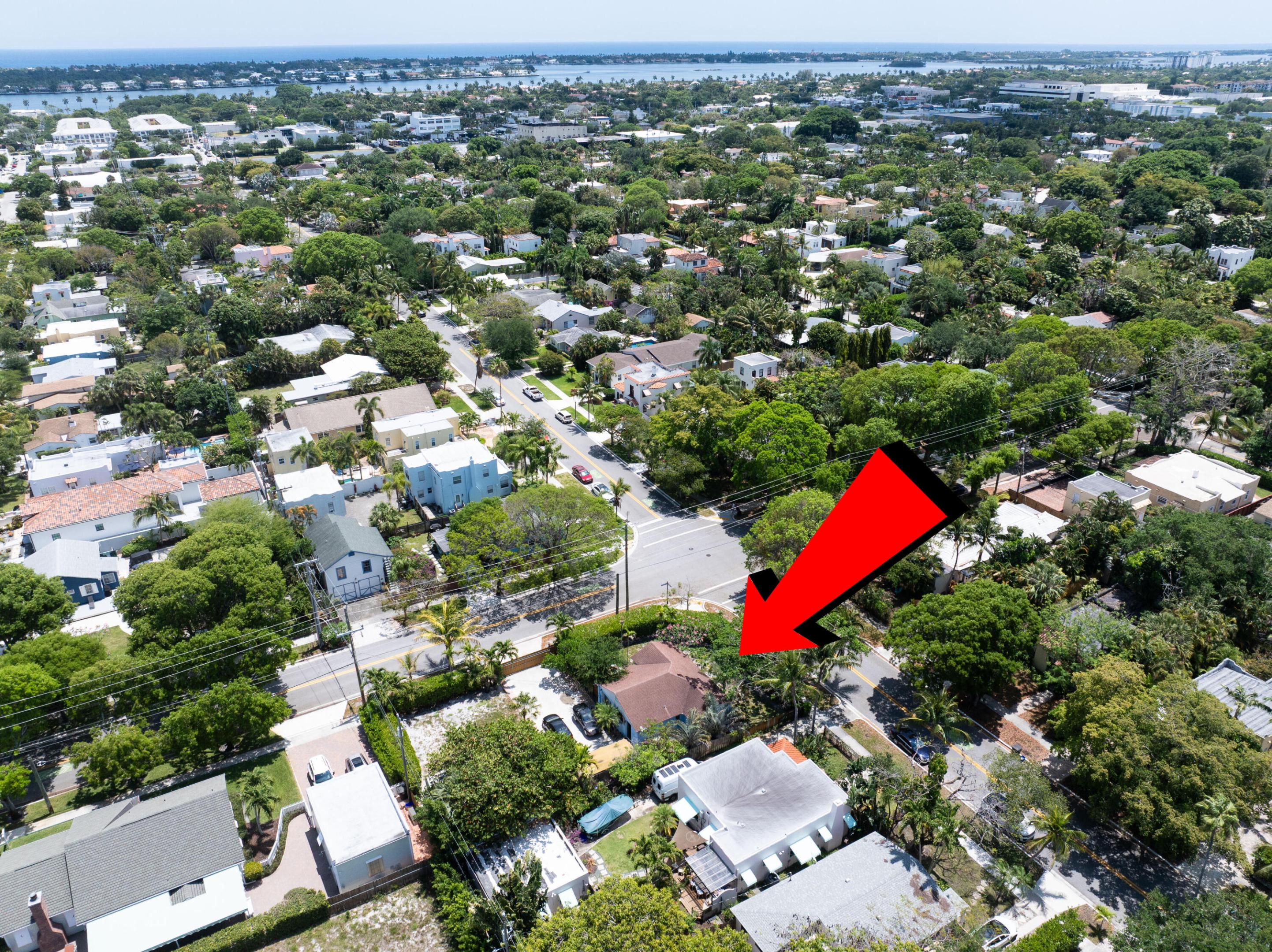 1915 Lake West Palm Beach, FL 33401