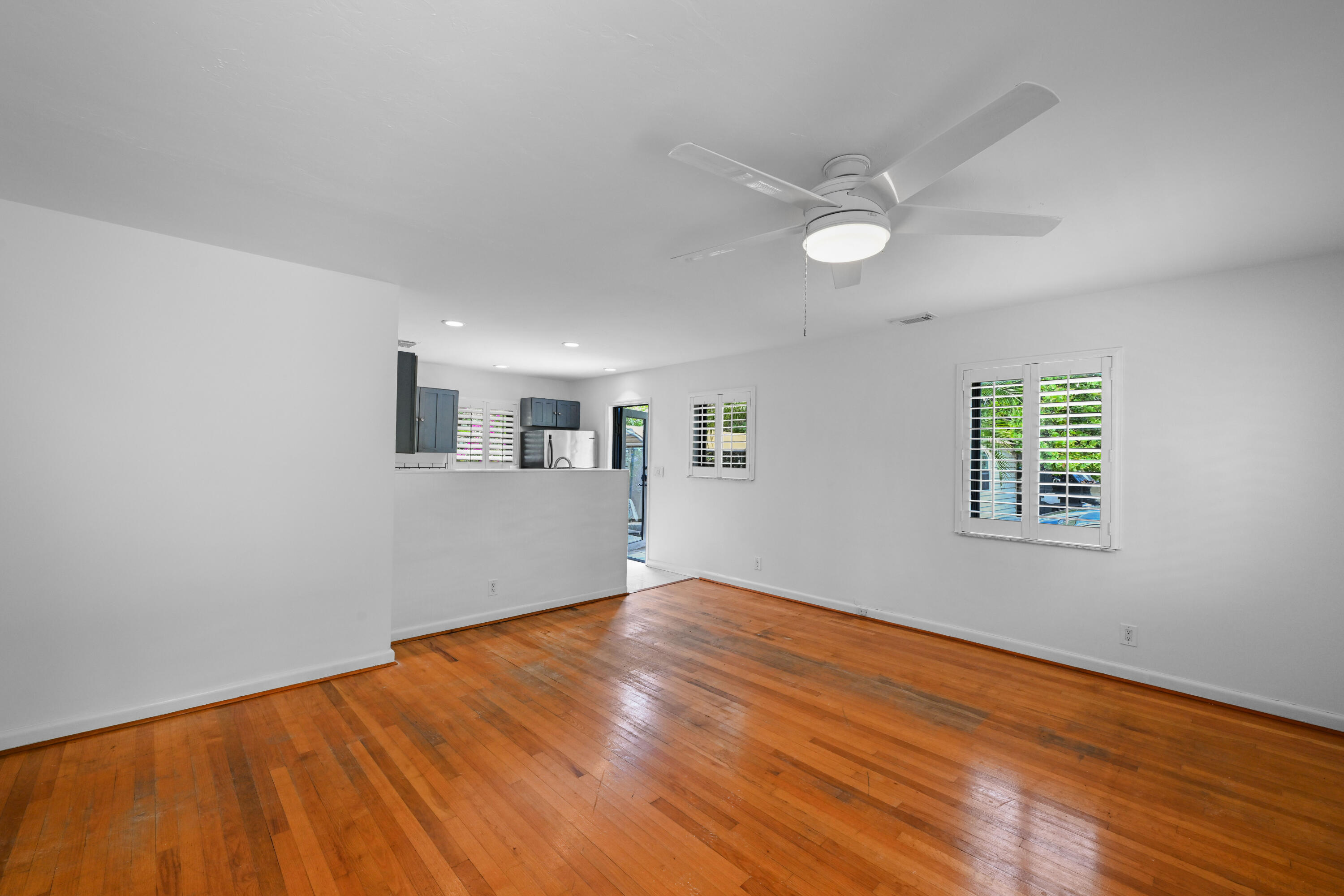 1915 Lake West Palm Beach, FL 33401