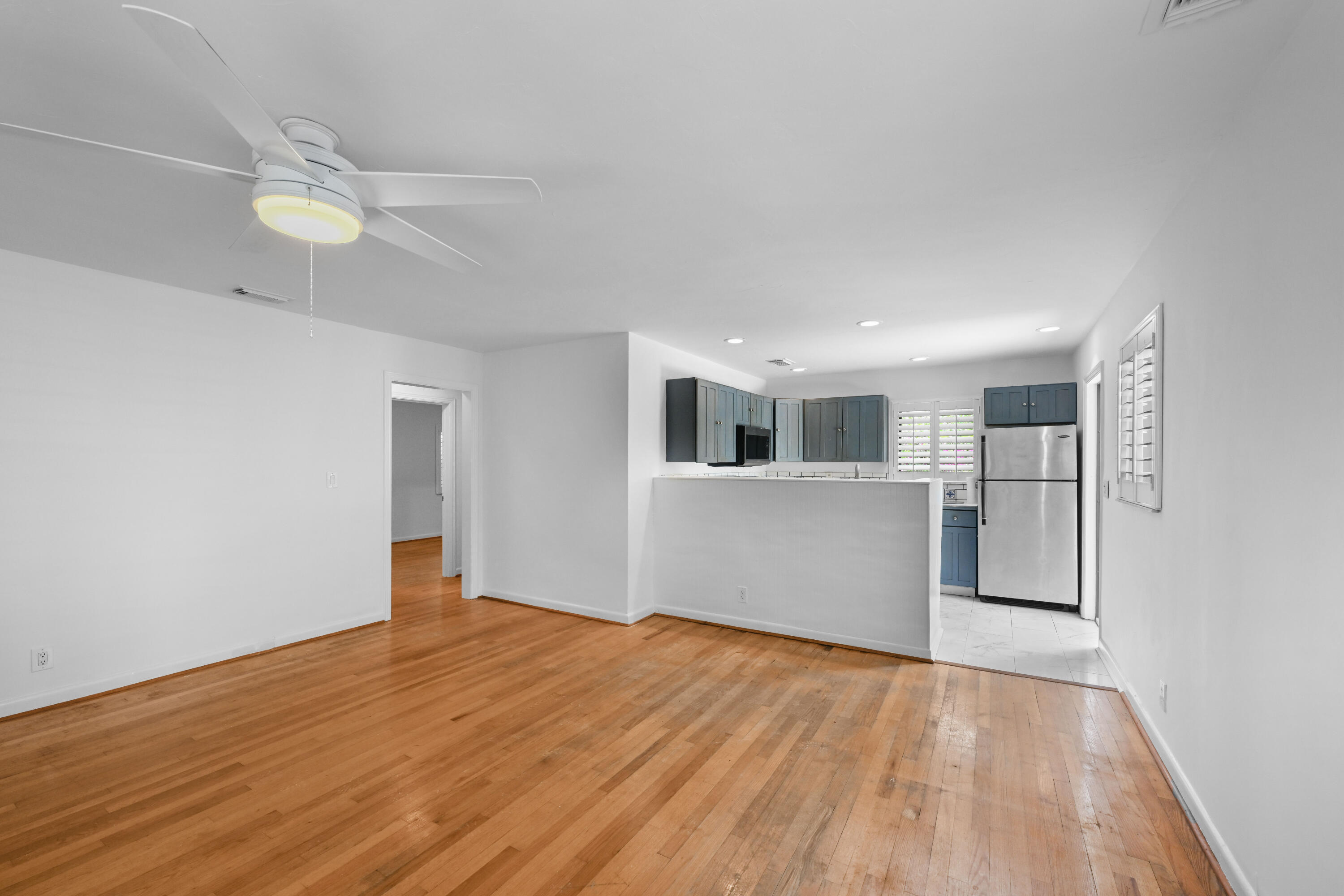 1915 Lake West Palm Beach, FL 33401