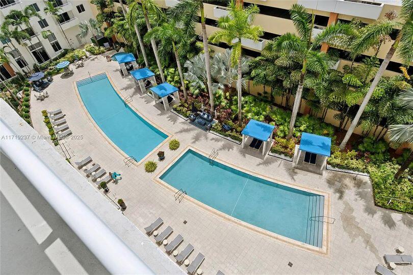 image The Venture at Aventura2