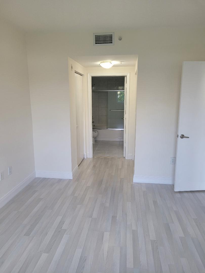 image The Venture at Aventura4