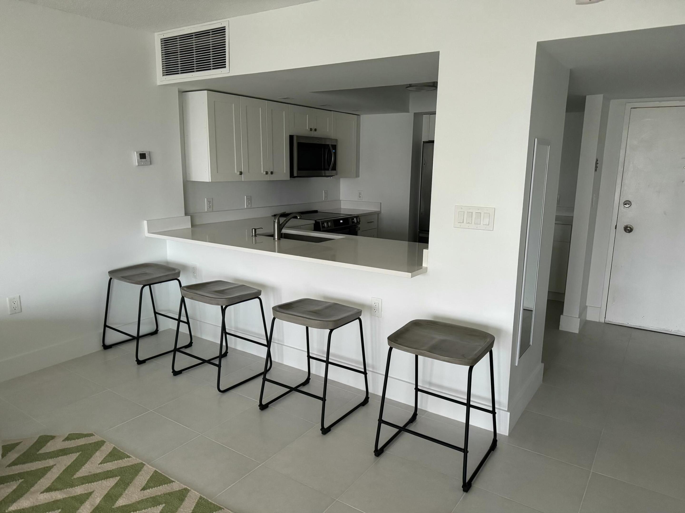 3000 E Sunrise #17F Fort Lauderdale, FL 33304