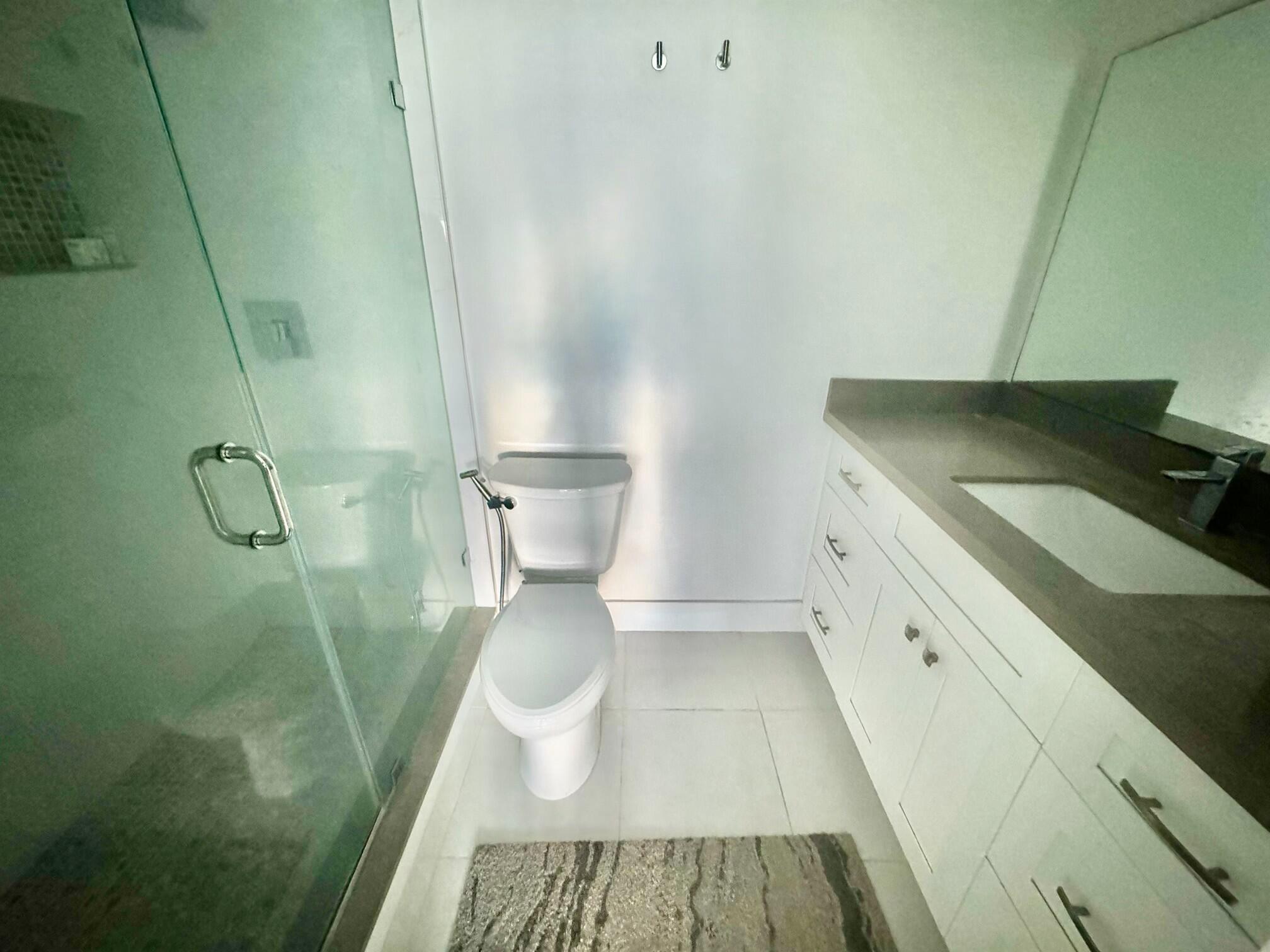 3000 E Sunrise #17F Fort Lauderdale, FL 33304