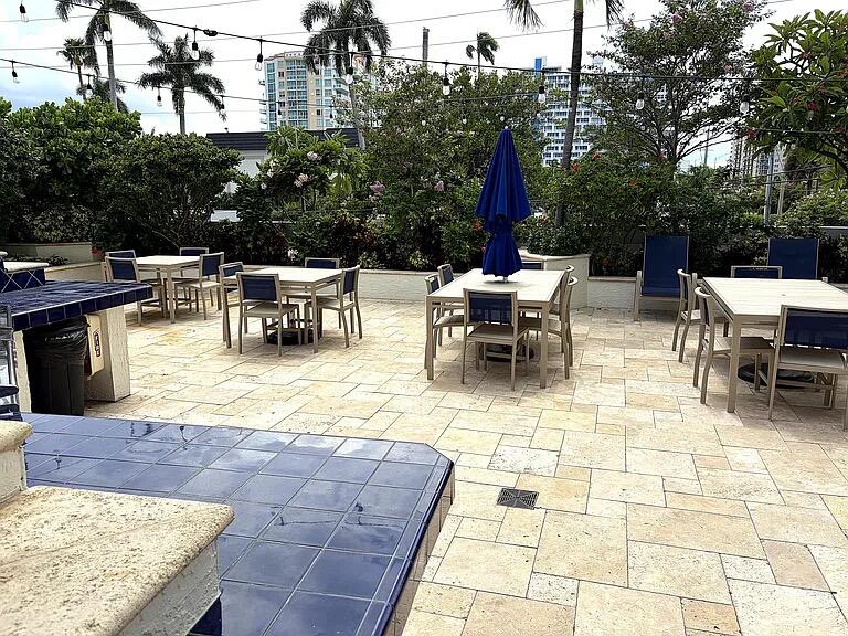 3000 E Sunrise #17F Fort Lauderdale, FL 33304