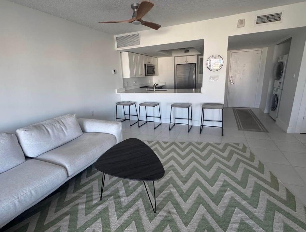 3000 E Sunrise #17F Fort Lauderdale, FL 33304