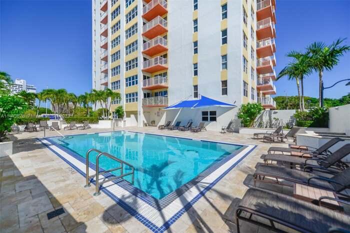 3000 E Sunrise #17F Fort Lauderdale, FL 33304