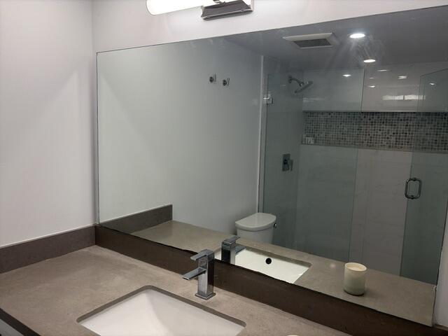 3000 E Sunrise #17F Fort Lauderdale, FL 33304