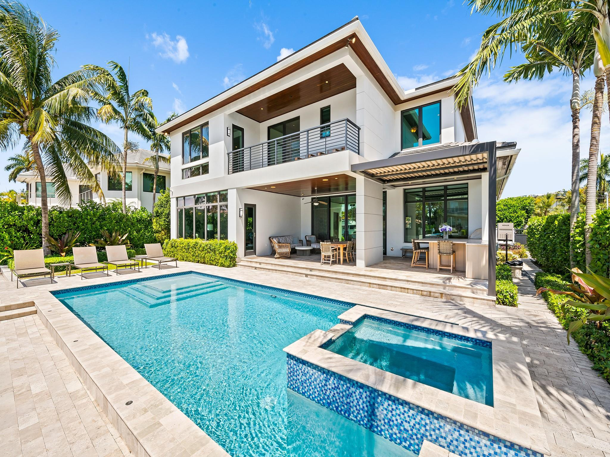 301 NE 23rd Ave