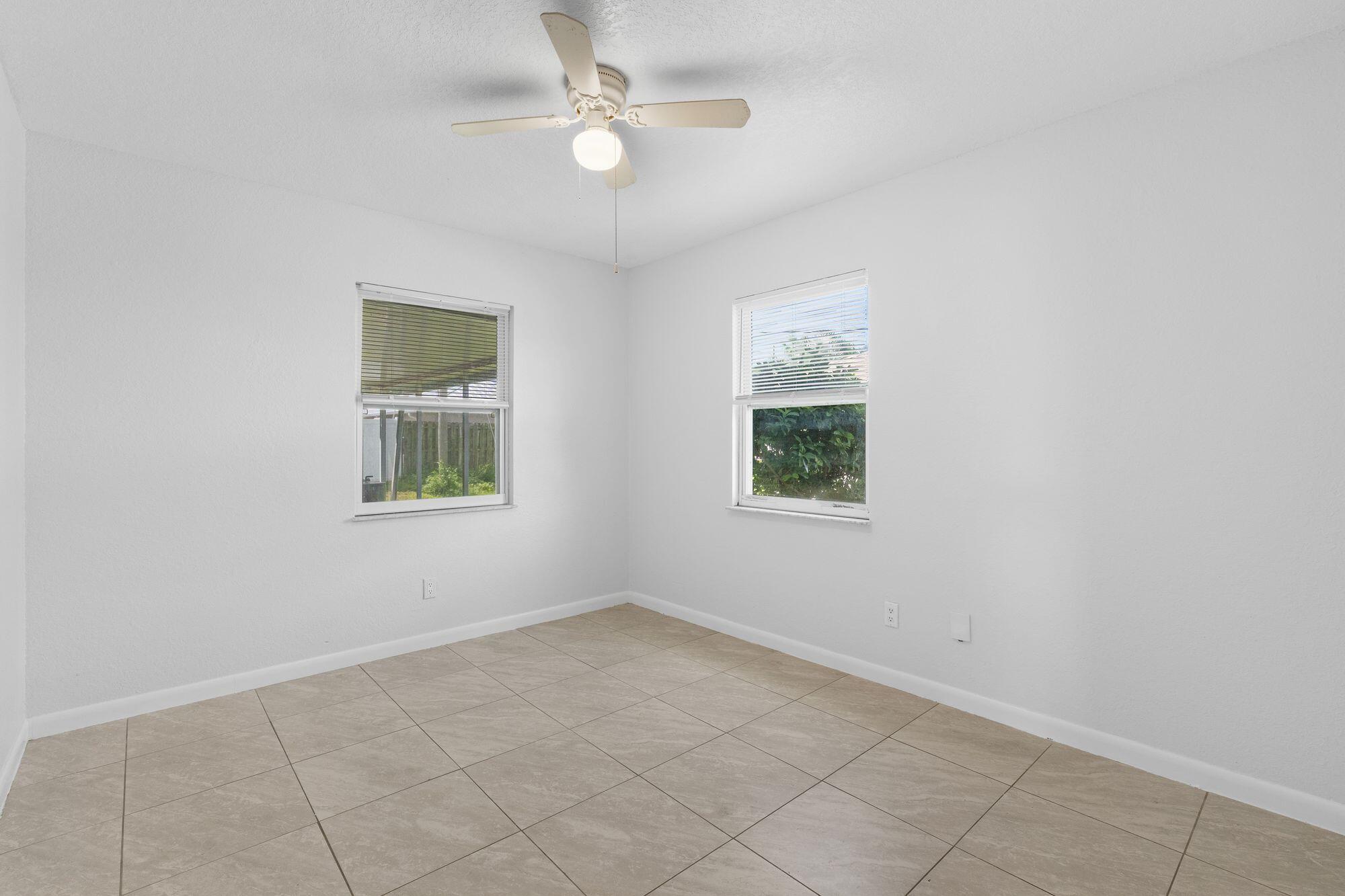 365 16th St Vero Beach, FL 32962