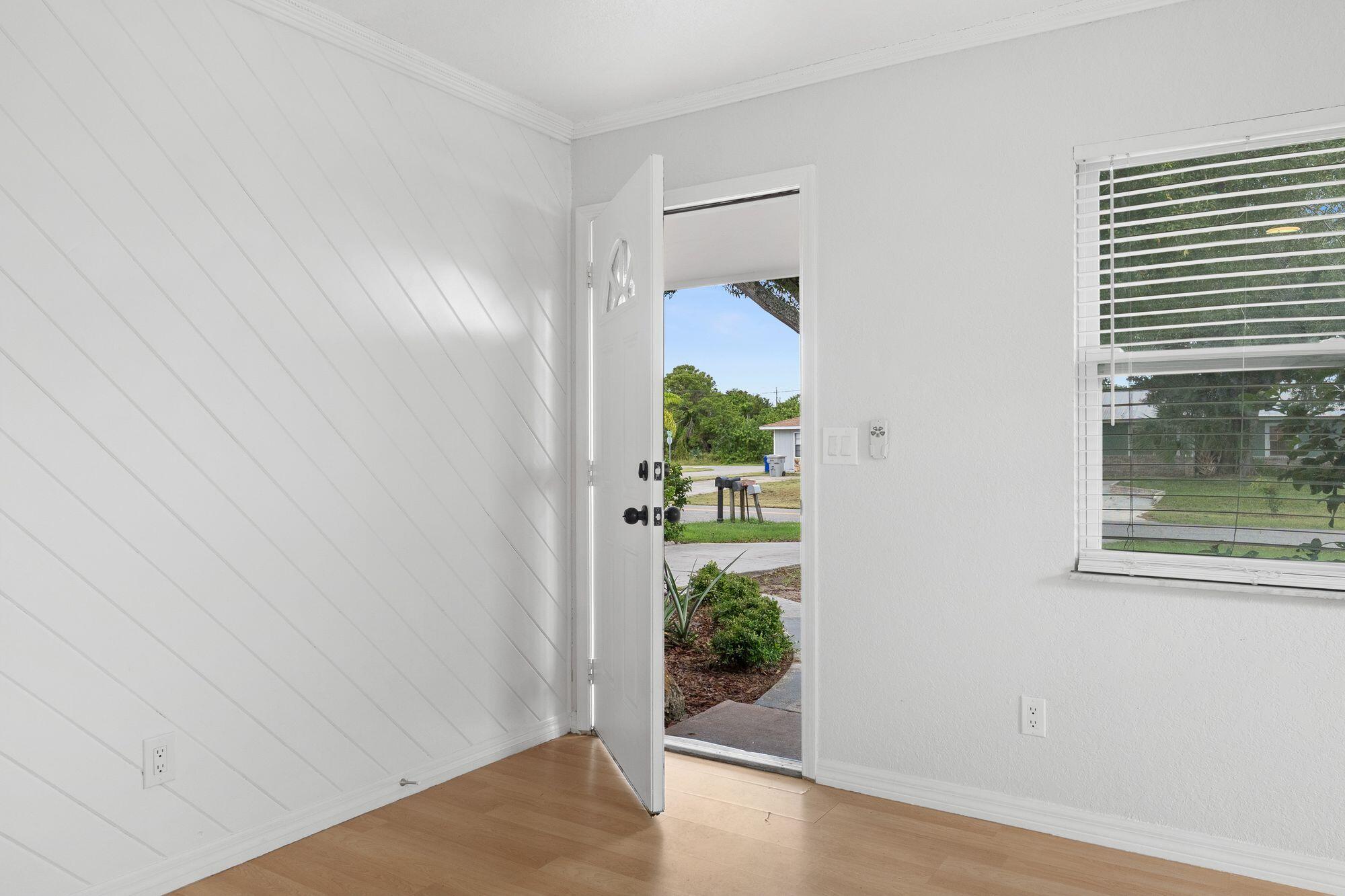 365 16th St Vero Beach, FL 32962