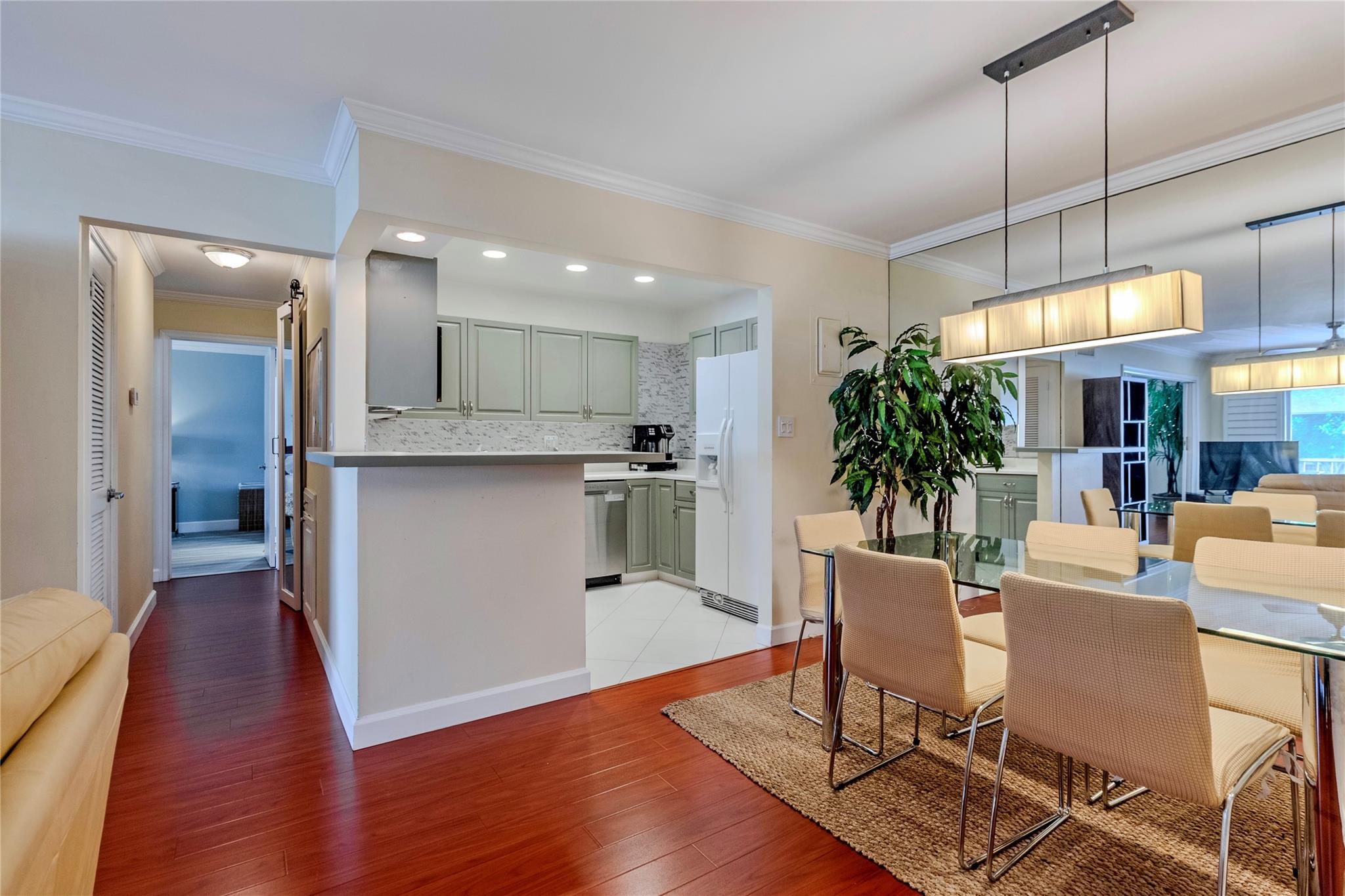 6437 Bay Clb Dr #3