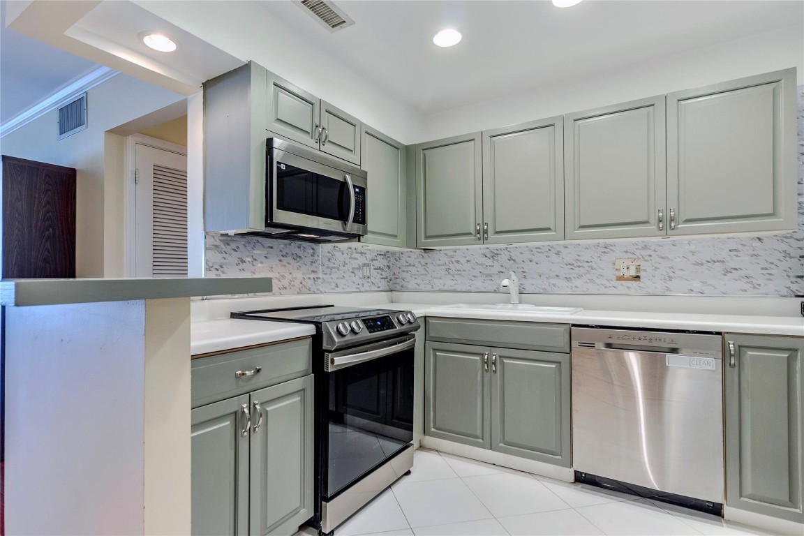 6437 Bay Clb Dr #3 Fort Lauderdale, FL 33308