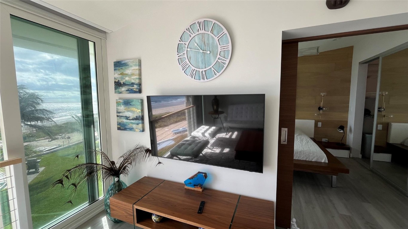 1041 Hillsboro Mile #3 Hillsboro Beach, FL 33062