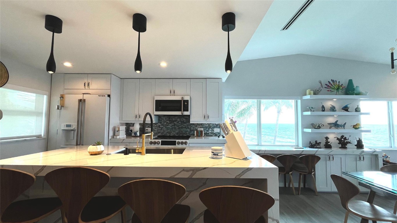 1041 Hillsboro Mile #3 Hillsboro Beach, FL 33062