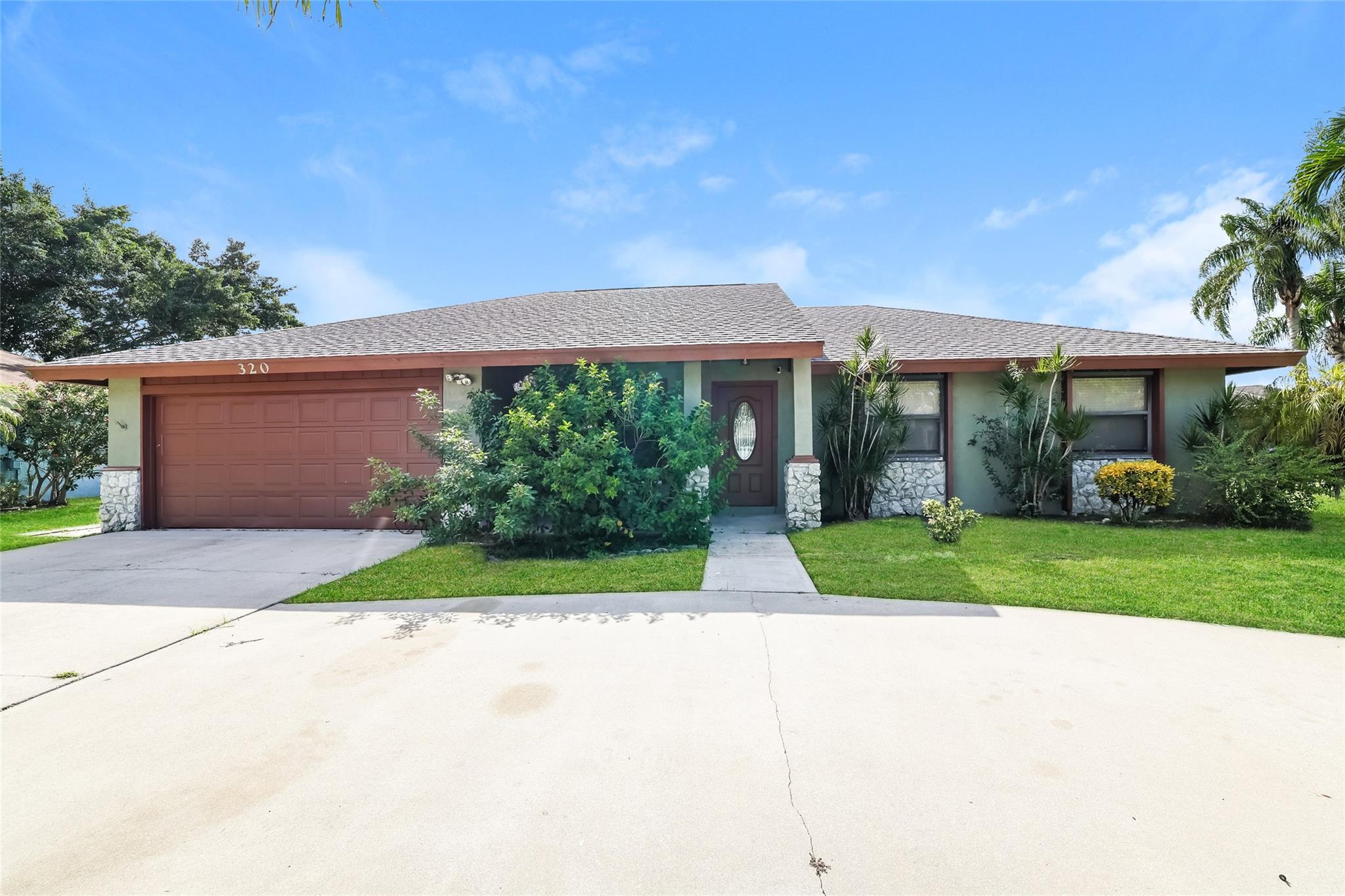 320 Sandpiper Ave