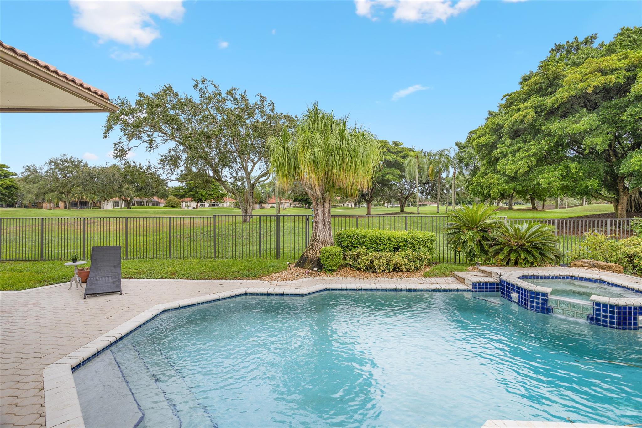 2534 Golf Vw Dr Weston, FL 33327