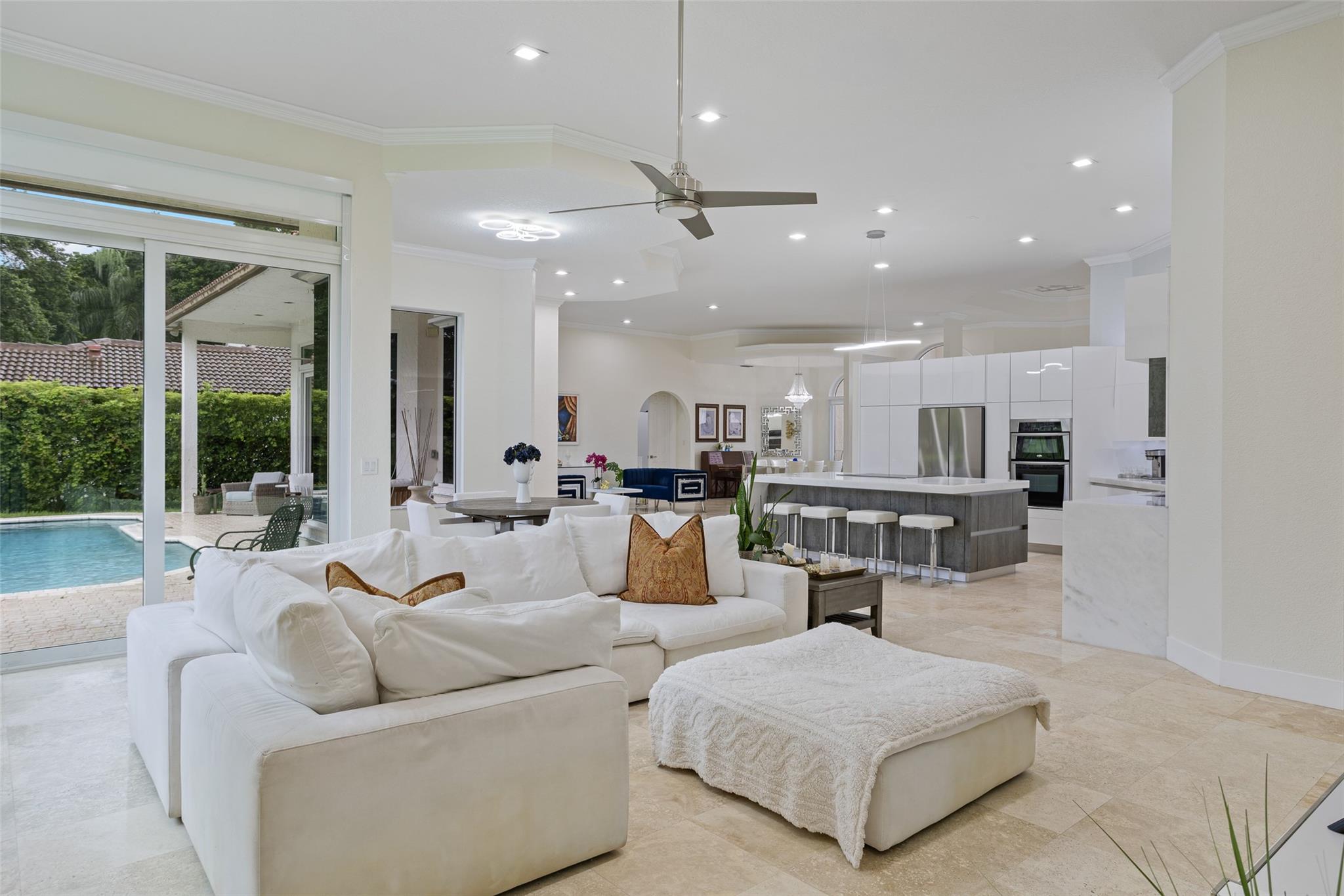 2534 Golf Vw Dr Weston, FL 33327