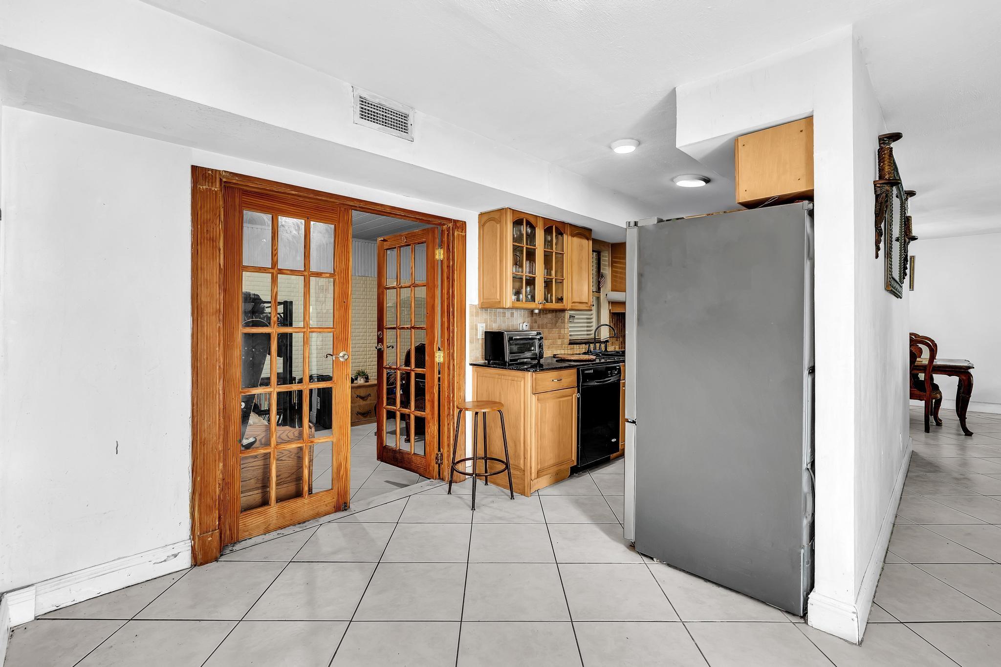 6409 NW 72nd Ave,Tamarac, FL 33321