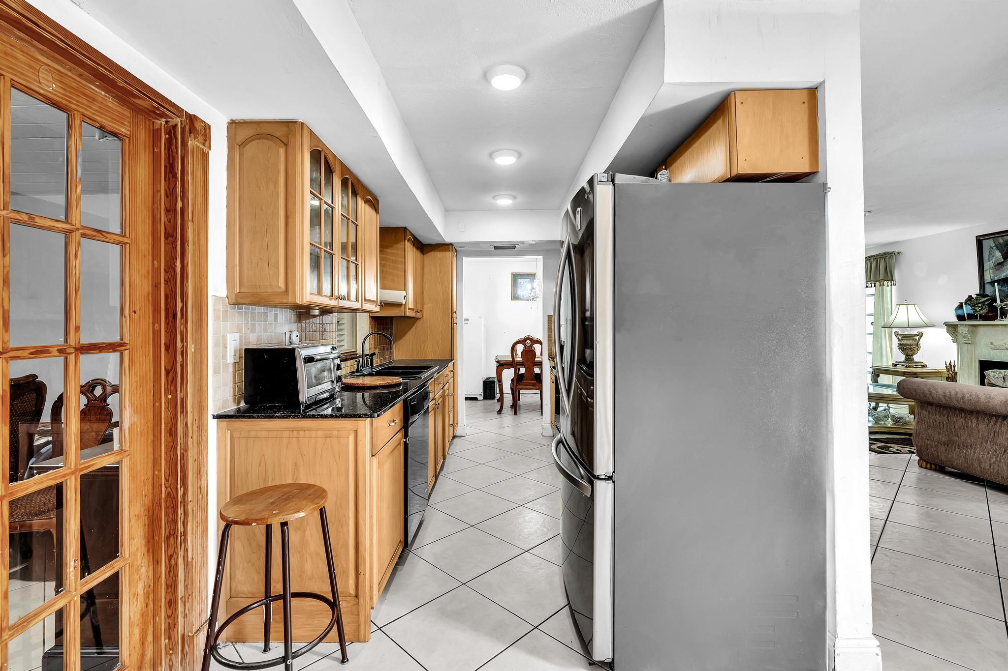 6409 NW 72nd Ave,Tamarac, FL 33321