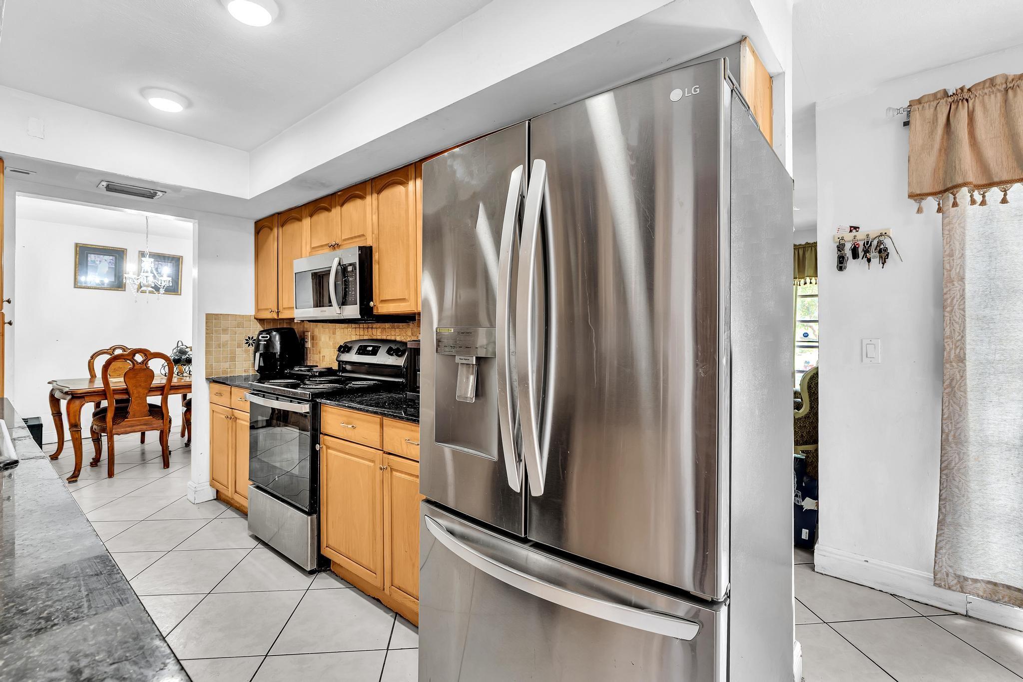 6409 NW 72nd Ave,Tamarac, FL 33321