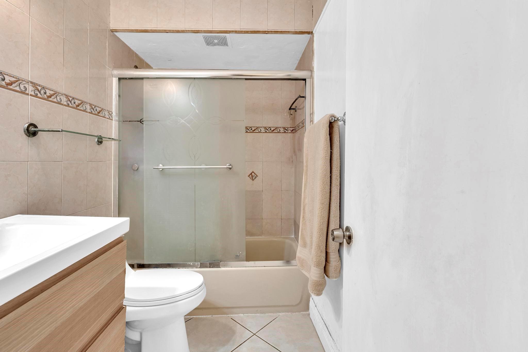 6409 NW 72nd Ave,Tamarac, FL 33321