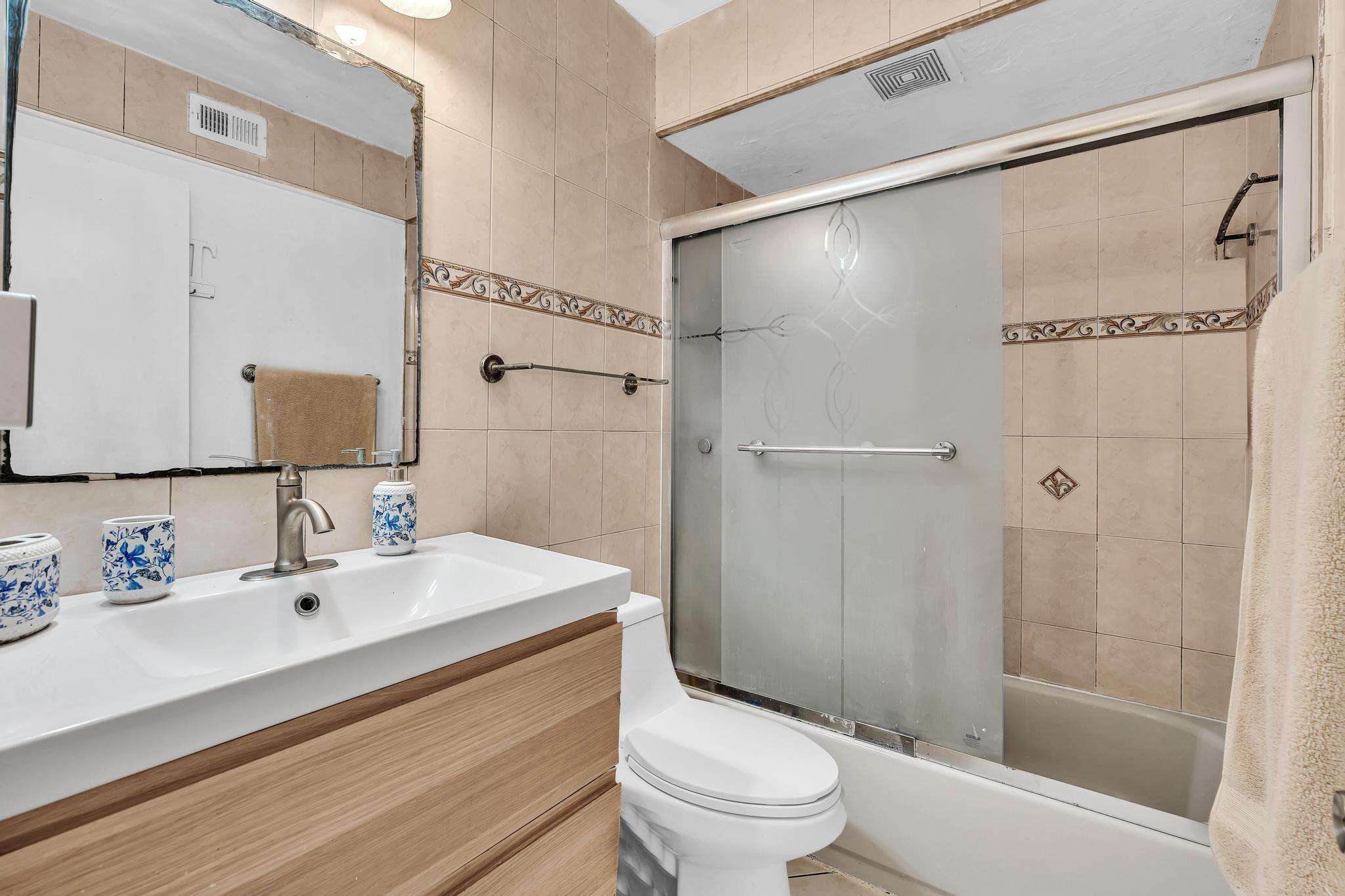 6409 NW 72nd Ave,Tamarac, FL 33321