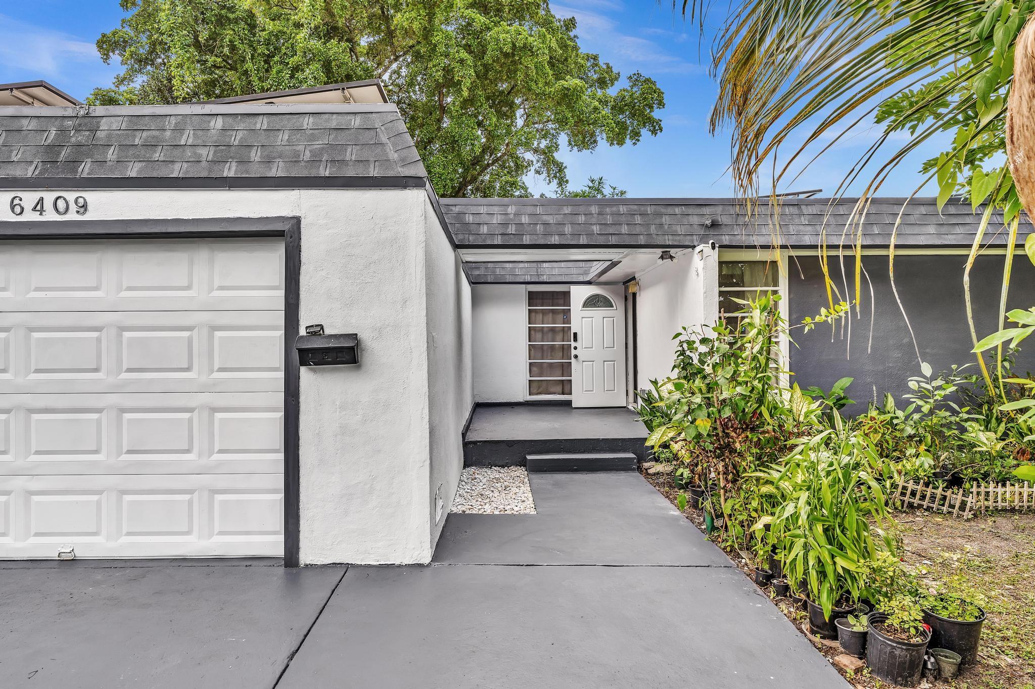 6409 NW 72nd Ave,Tamarac, FL 33321