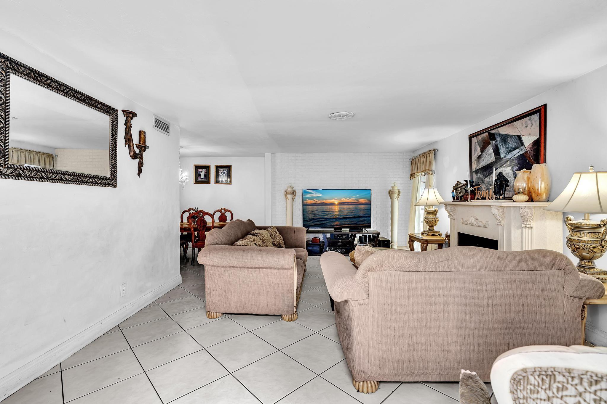 6409 NW 72nd Ave,Tamarac, FL 33321