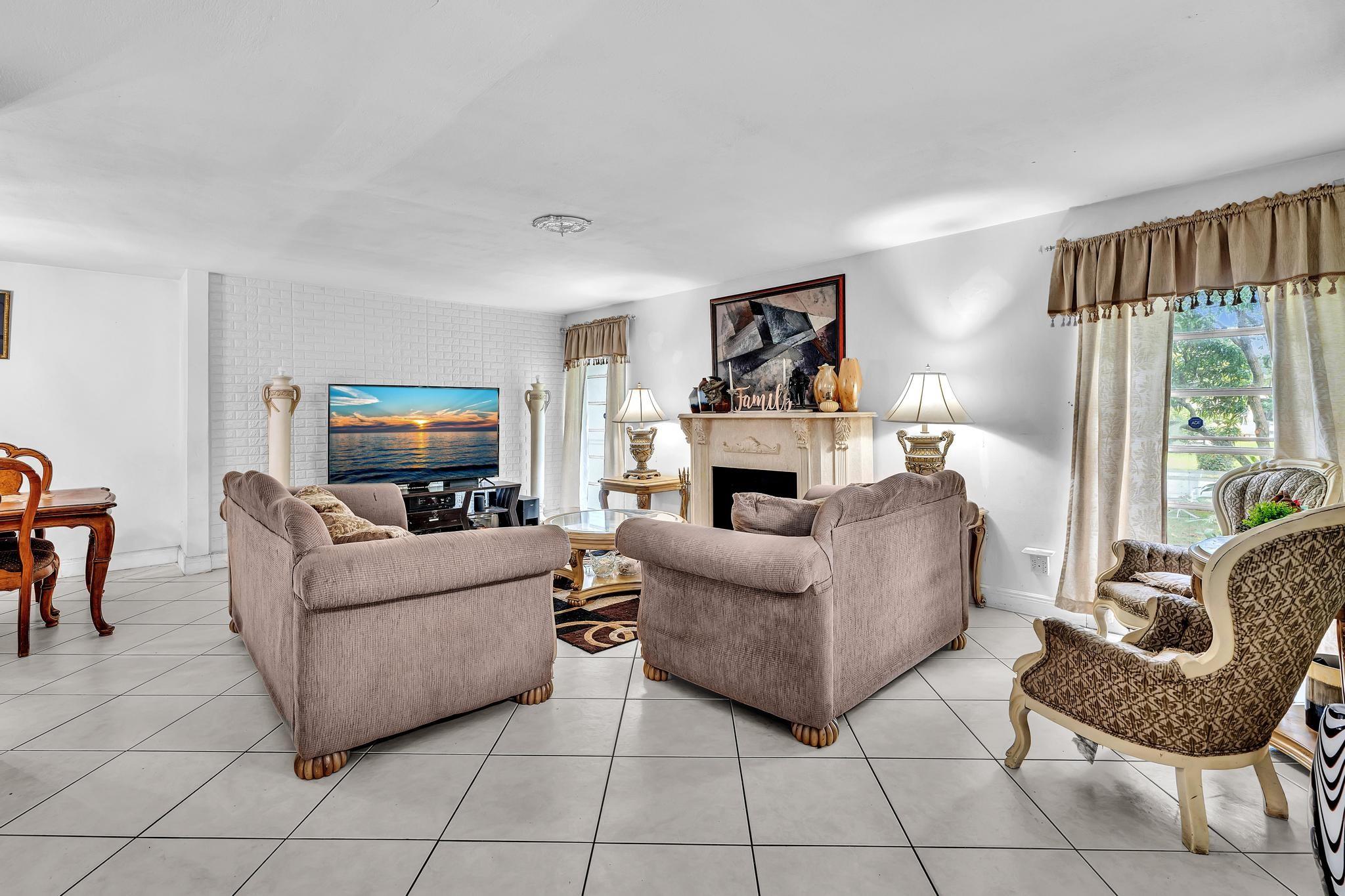 6409 NW 72nd Ave,Tamarac, FL 33321