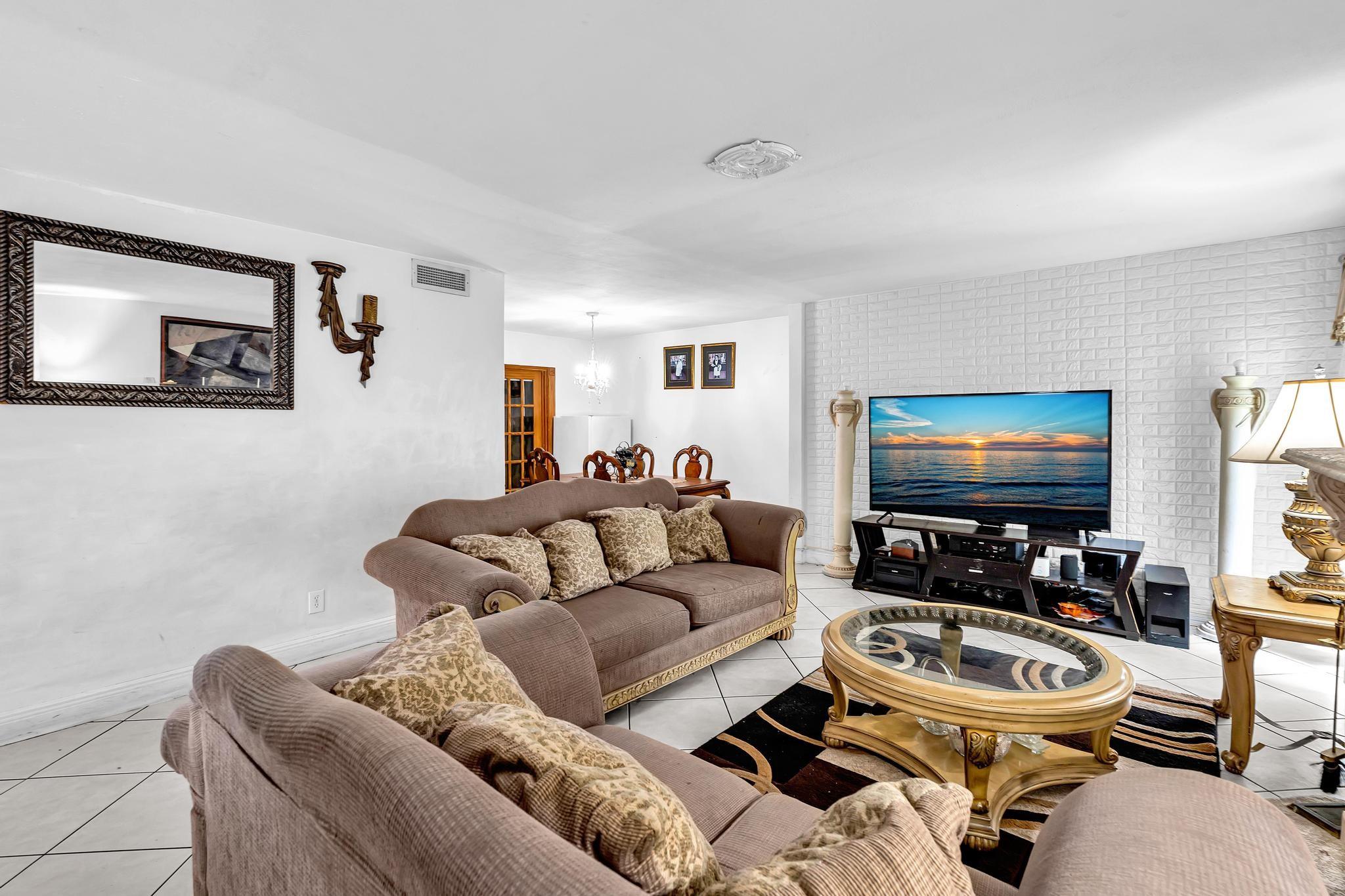 6409 NW 72nd Ave,Tamarac, FL 33321