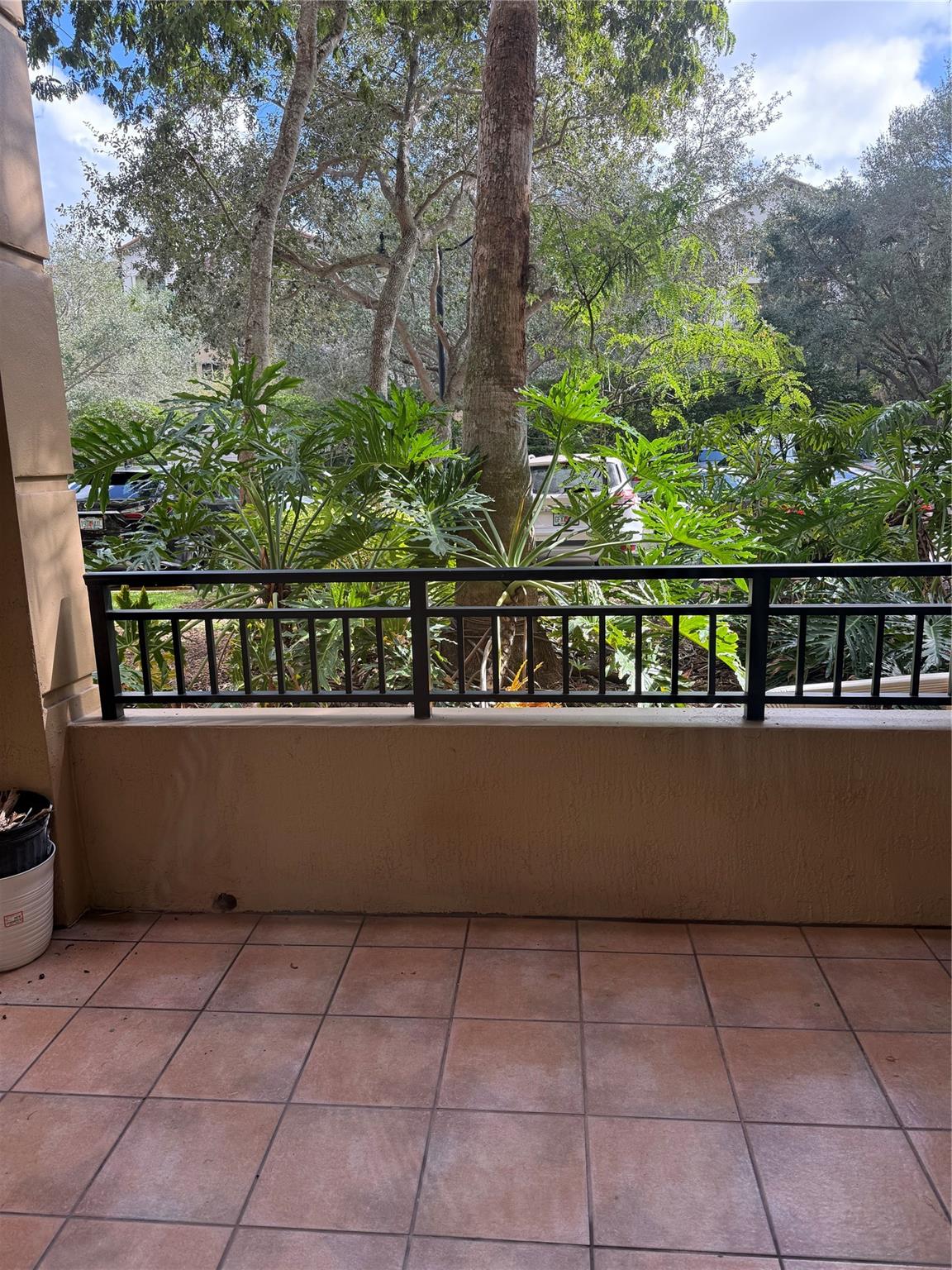 16102 Emerald Estates Dr #129 Weston, FL 33331