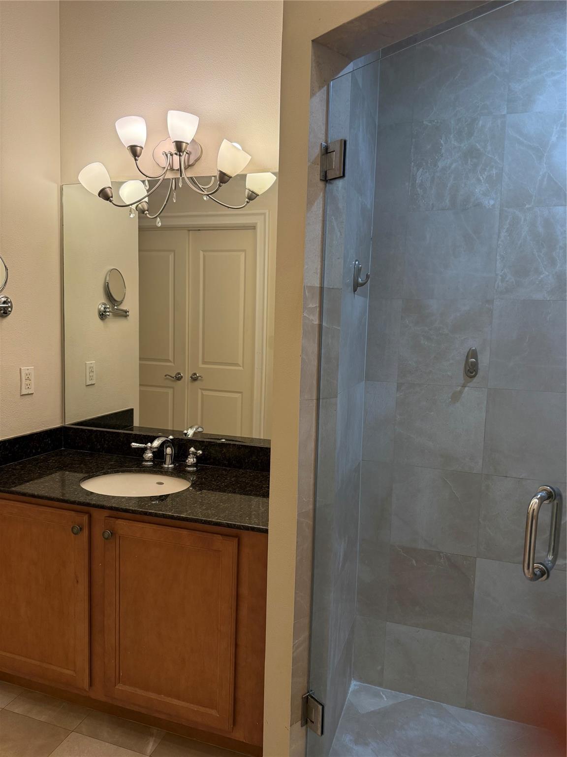 16102 Emerald Estates Dr #129 Weston, FL 33331