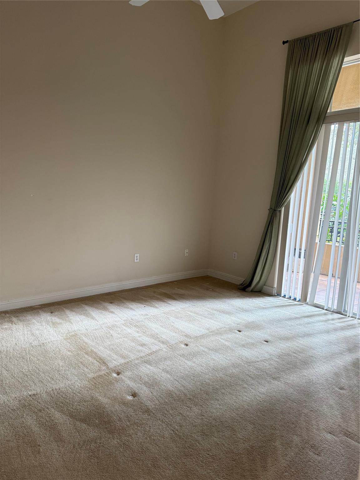 16102 Emerald Estates Dr #129 Weston, FL 33331