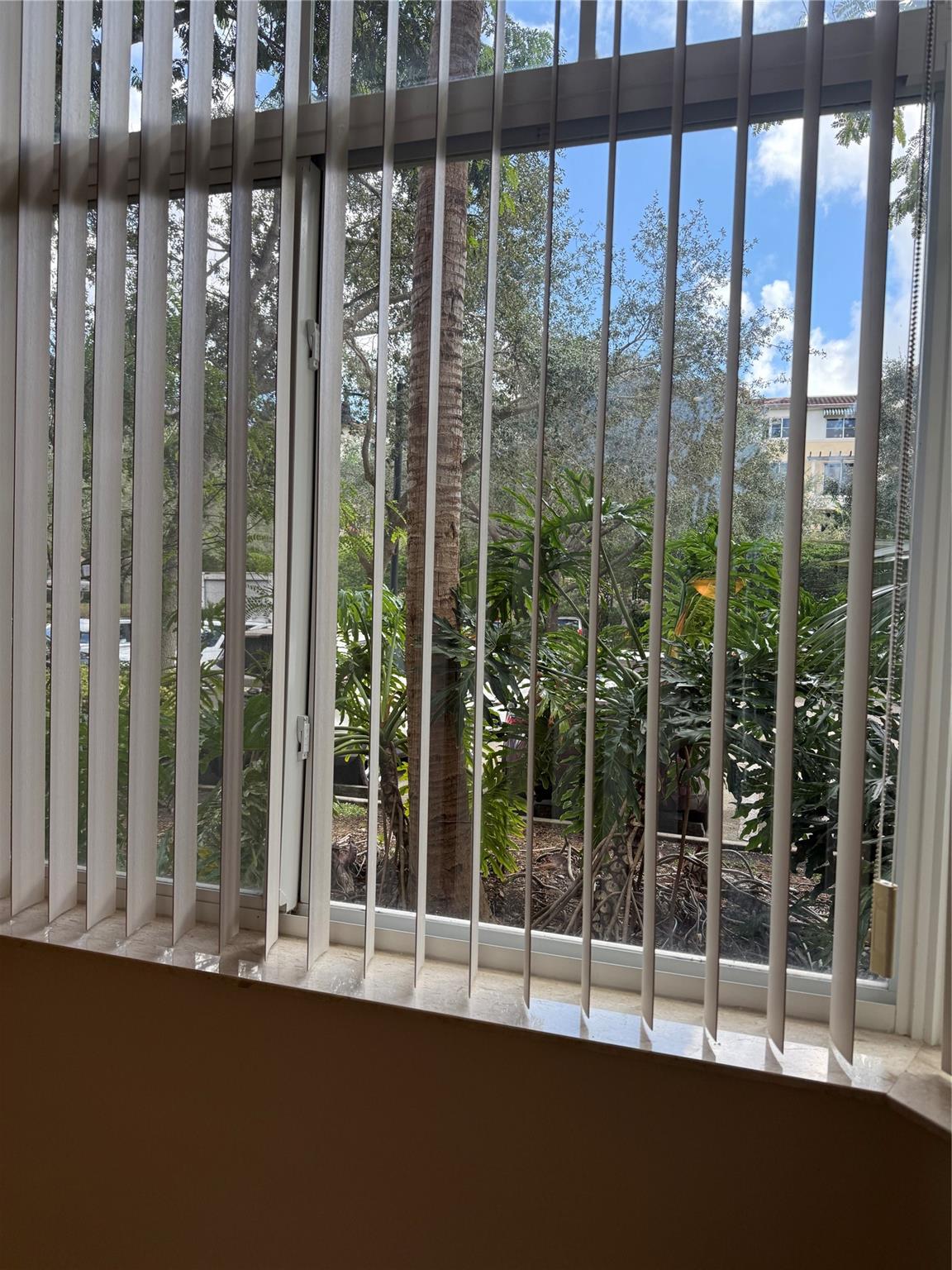 16102 Emerald Estates Dr #129 Weston, FL 33331