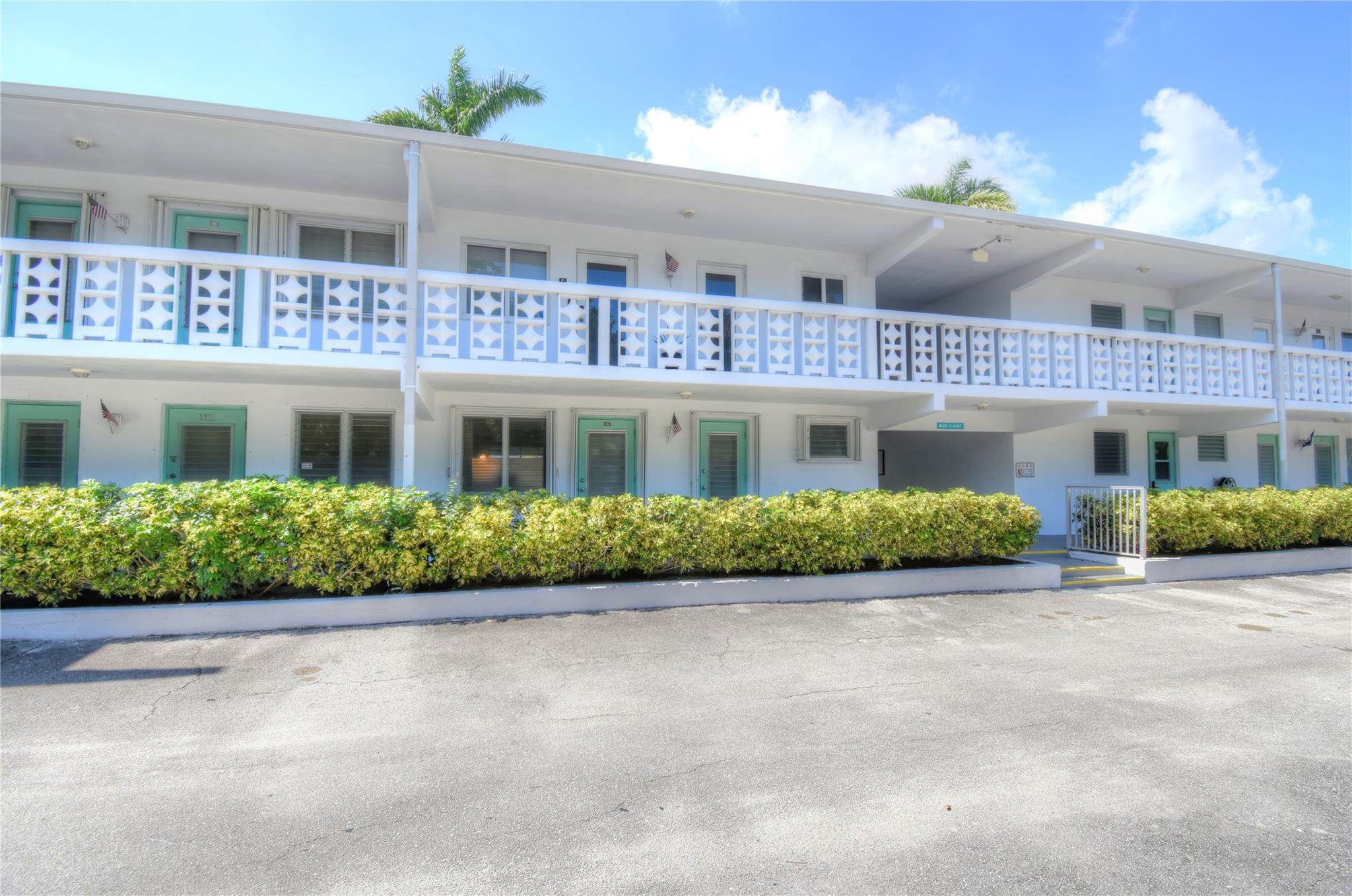 2161 NE 42nd Ct #114