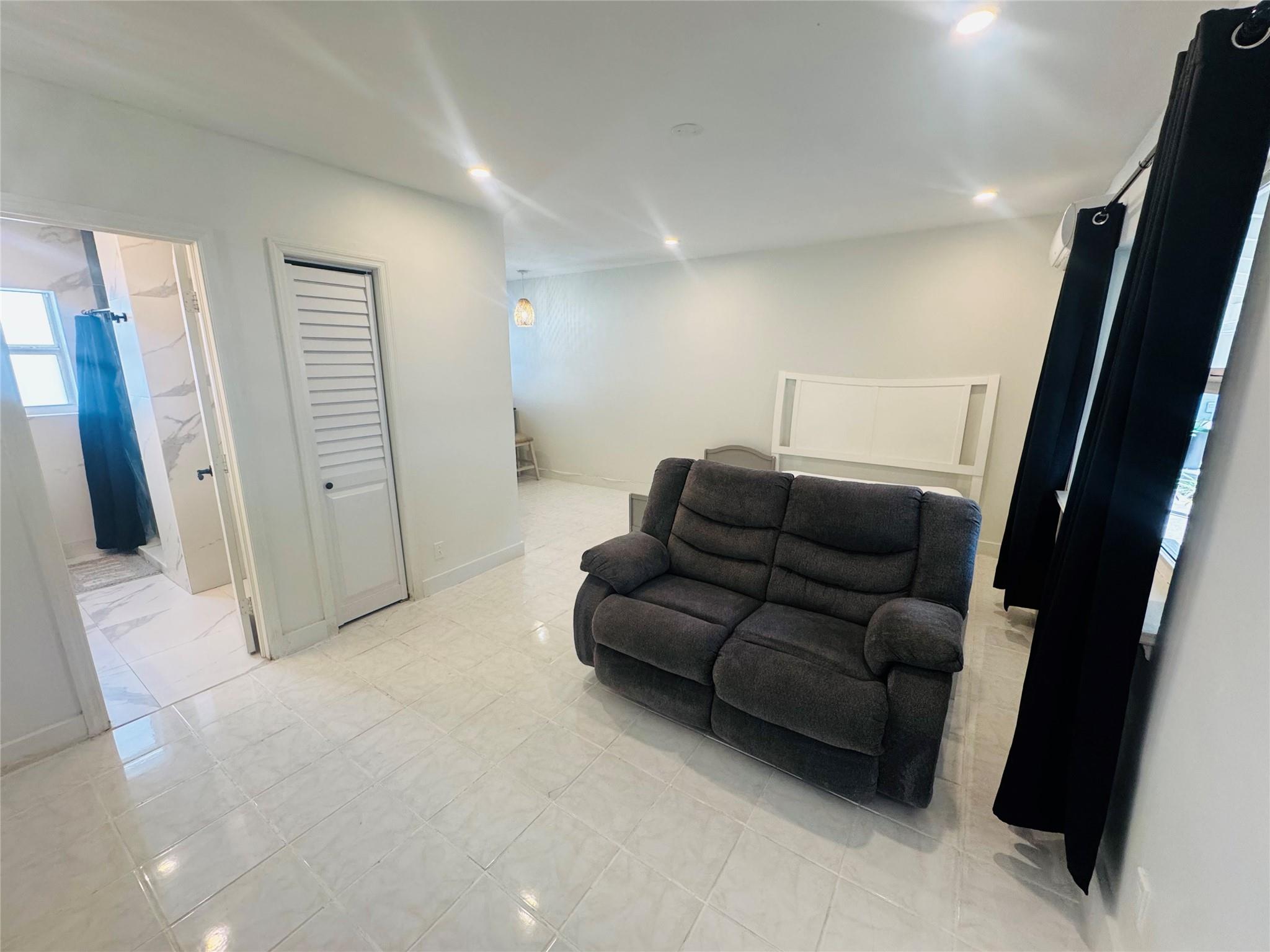 1941 Washington St #3