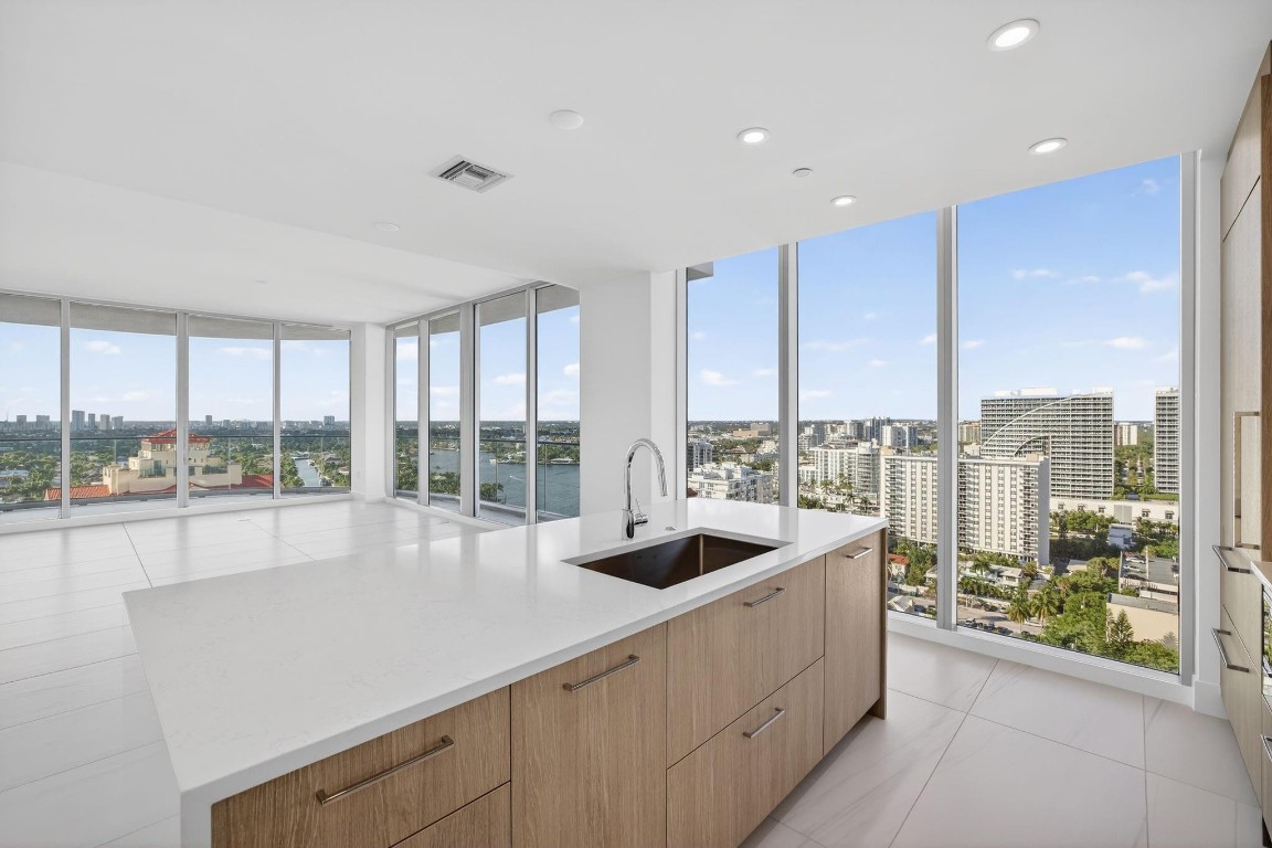 151 N Seabreeze #1803-E Fort Lauderdale, FL 33304