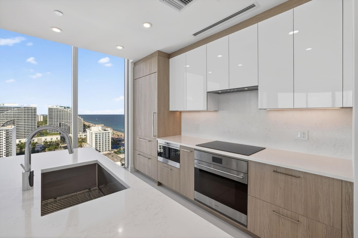 151 N Seabreeze #1803-E Fort Lauderdale, FL 33304
